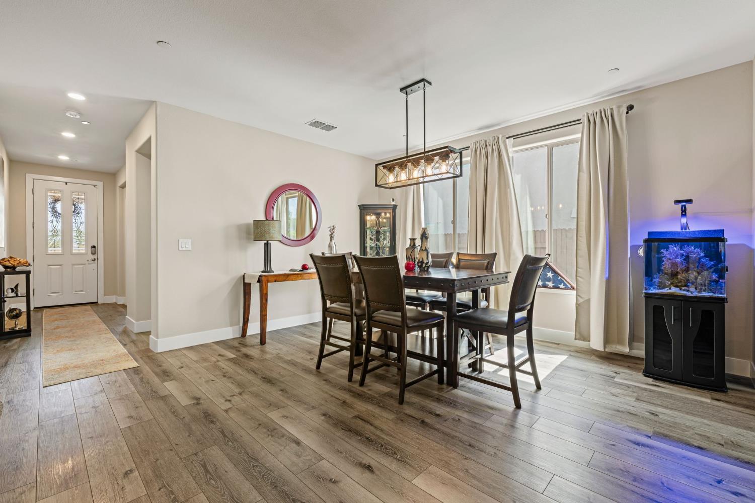 Roseville, California, 95747, United States, 5 Bedrooms Bedrooms, ,5 BathroomsBathrooms,Residential,For Sale,1943893