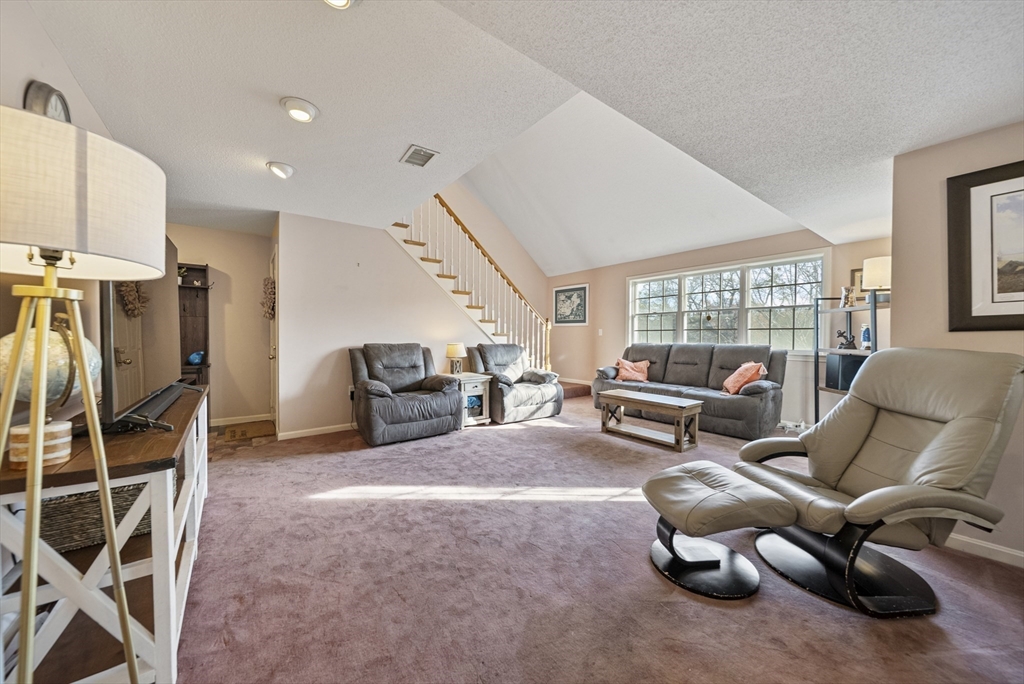 Salem, Massachusetts, 01970, United States, 3 Bedrooms Bedrooms, ,3 BathroomsBathrooms,Residential,For Sale,1990420