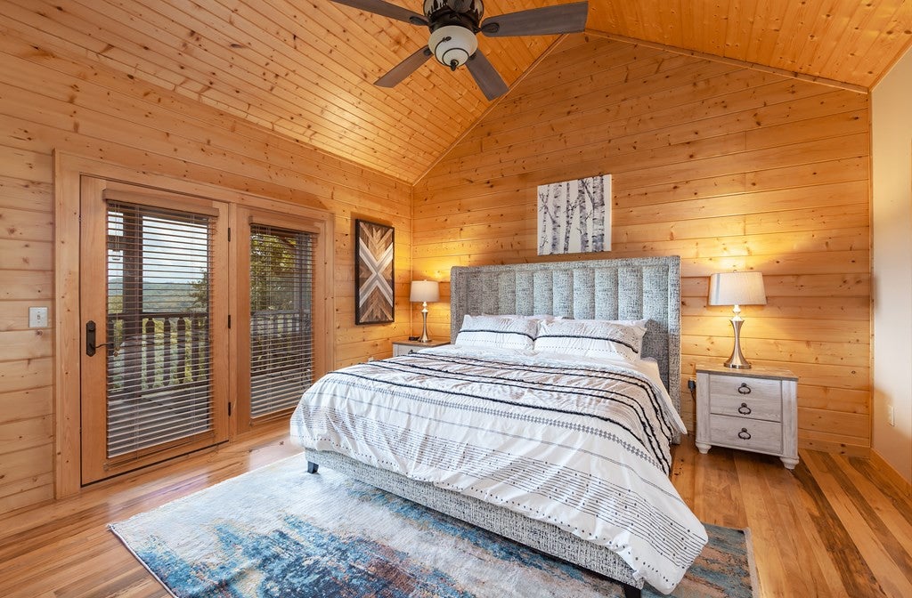 Sevierville, Tennessee, 37862, United States, 3 Bedrooms Bedrooms, ,7 BathroomsBathrooms,Residential,For Sale,1914651