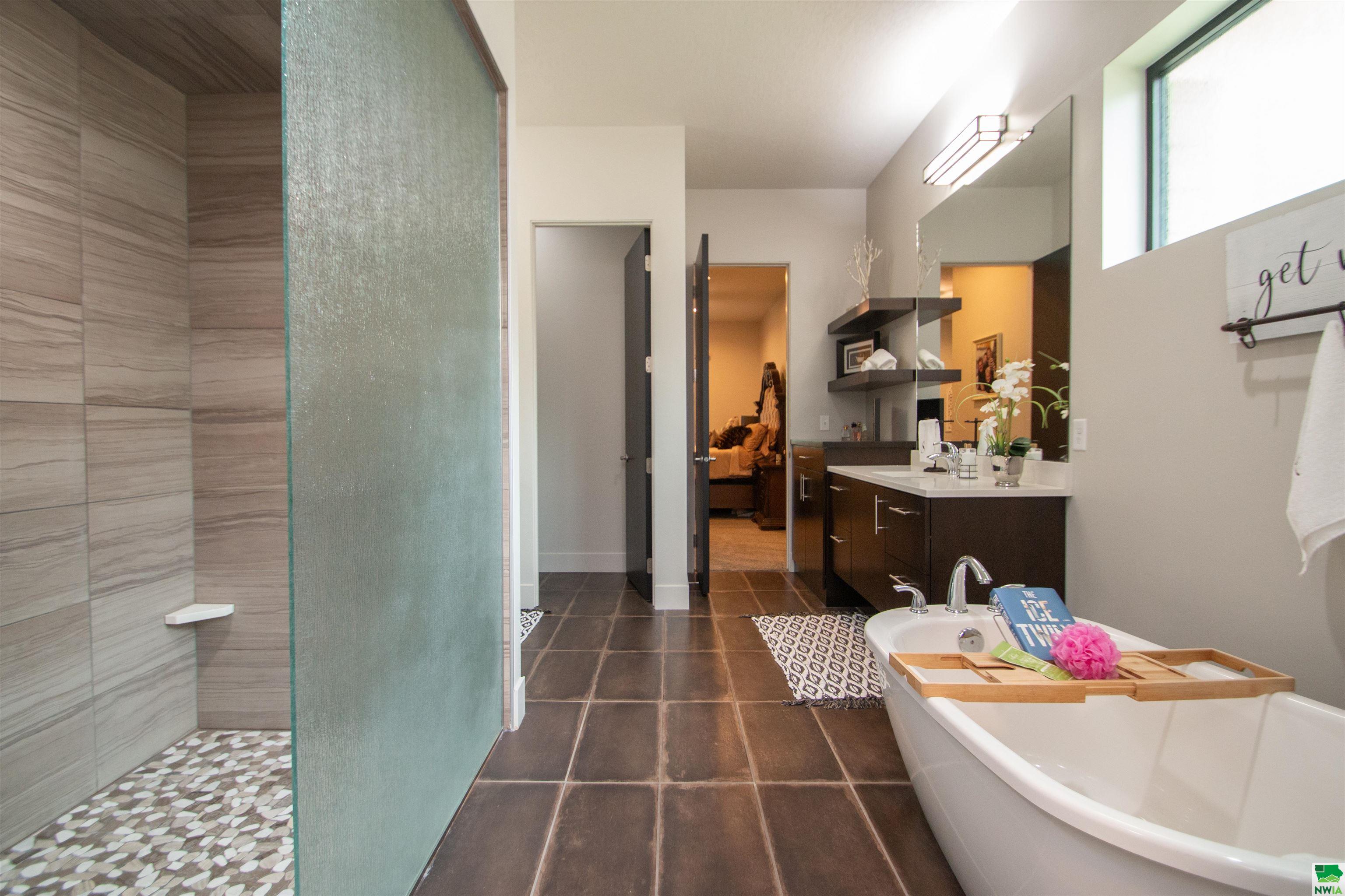 Dakota Dunes, South Dakota, 57049, United States, 3 Bedrooms Bedrooms, ,3 BathroomsBathrooms,Residential,For Sale,1984312