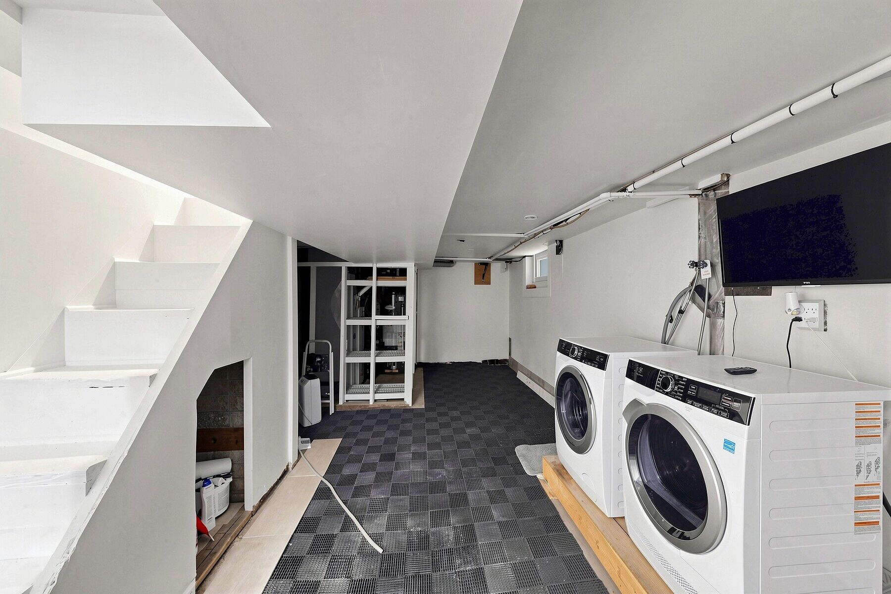  Updated Two-Storey Home - 物件實景