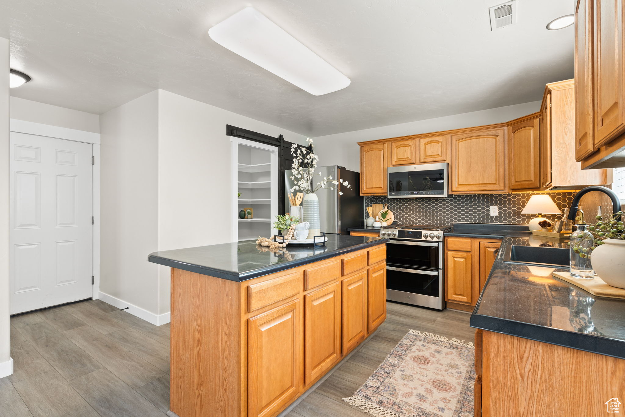 Saratoga Springs, Utah, 84045, United States, 4 Bedrooms Bedrooms, ,3 BathroomsBathrooms,Residential,For Sale,1906604