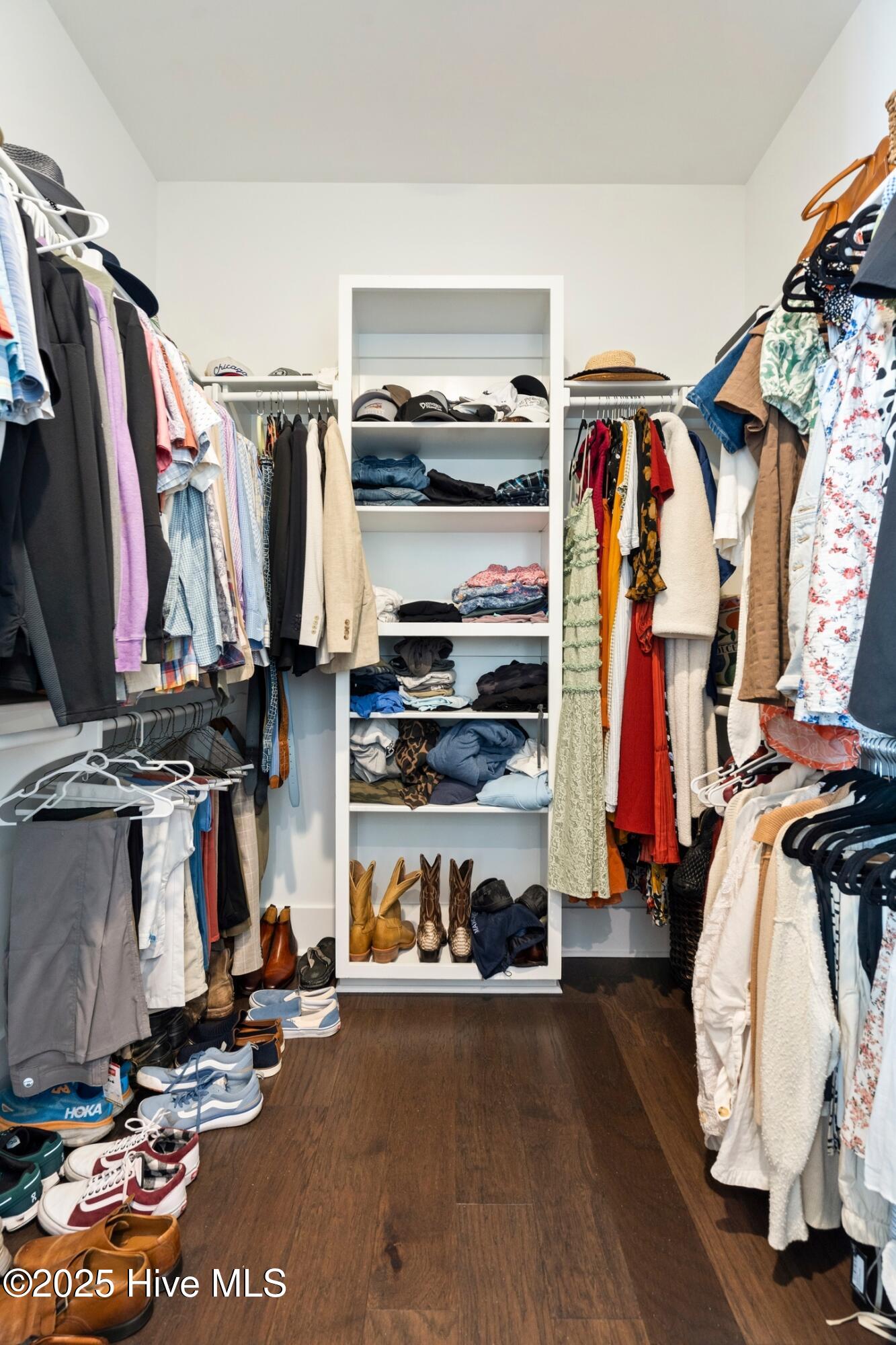 Wilmington, North Carolina, 28411, United States, 4 Bedrooms Bedrooms, ,5 BathroomsBathrooms,Residential,For Sale,1992122