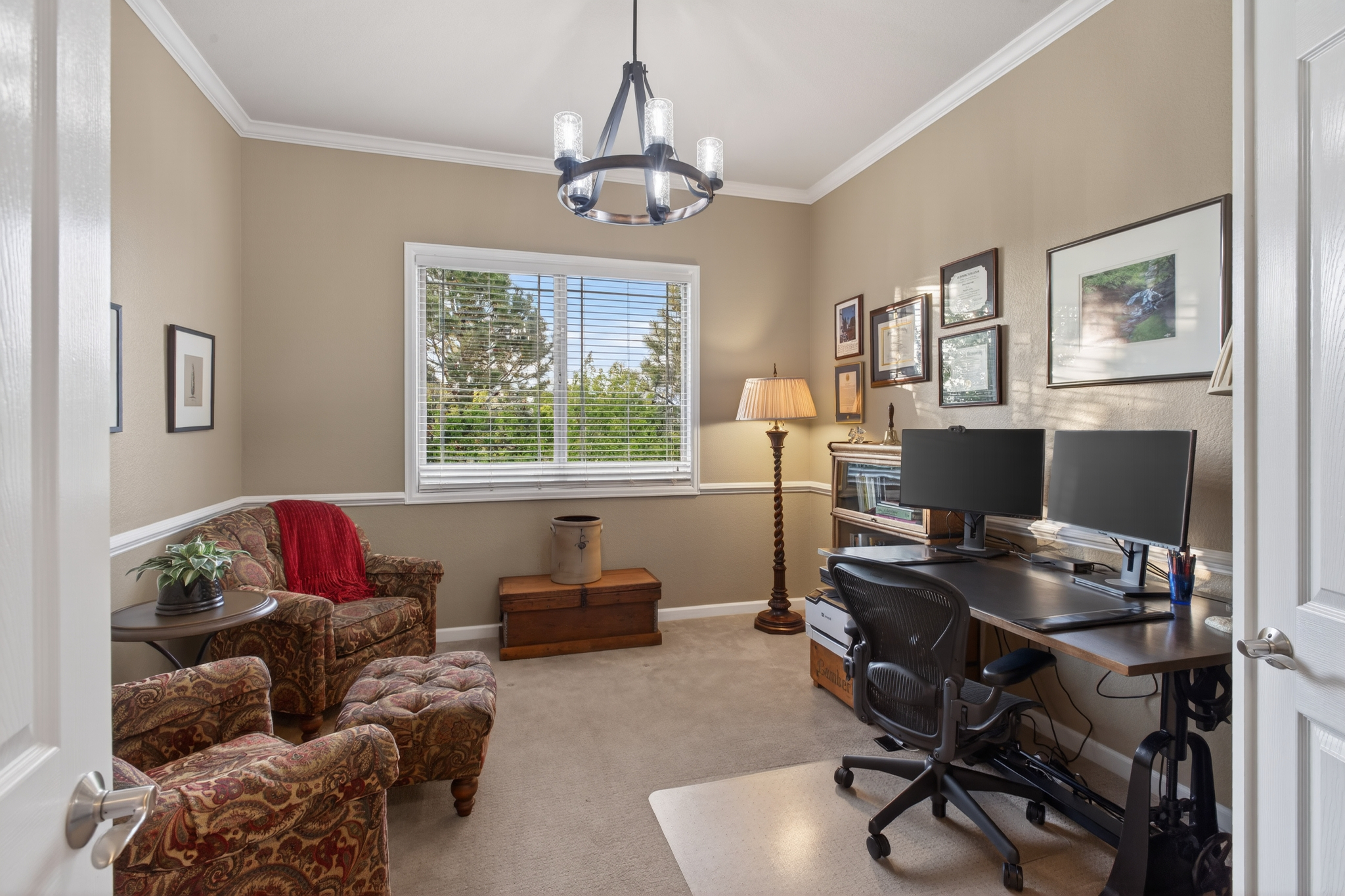  Cul-de-Sac Gem in Gated CPV: Gourmet Kitchen & Main-Level Primary Suite - 物件實景