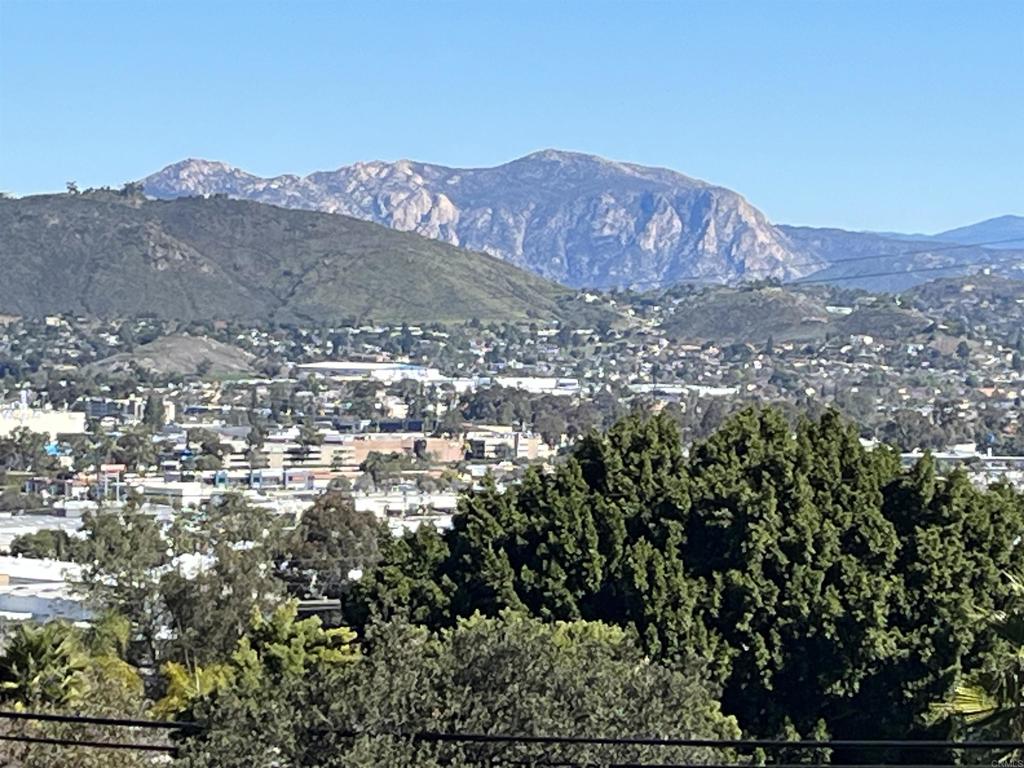 El Cajon, California, 92020, United States, 2 Bedrooms Bedrooms, ,3 BathroomsBathrooms,Residential,For Sale,1985459