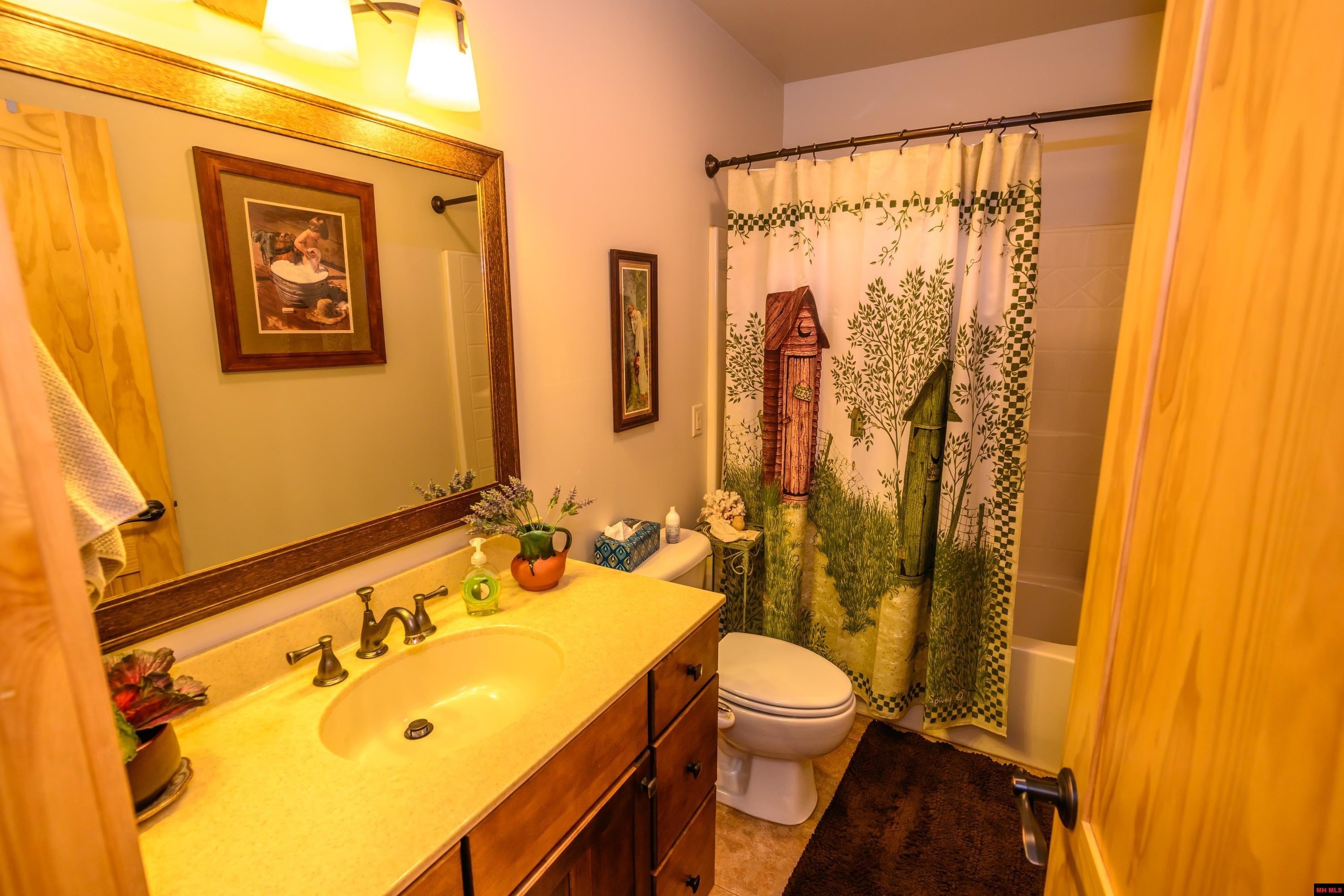 Mountain Home, Arkansas, 72653, United States, 3 Bedrooms Bedrooms, ,3 BathroomsBathrooms,Residential,For Sale,1895222