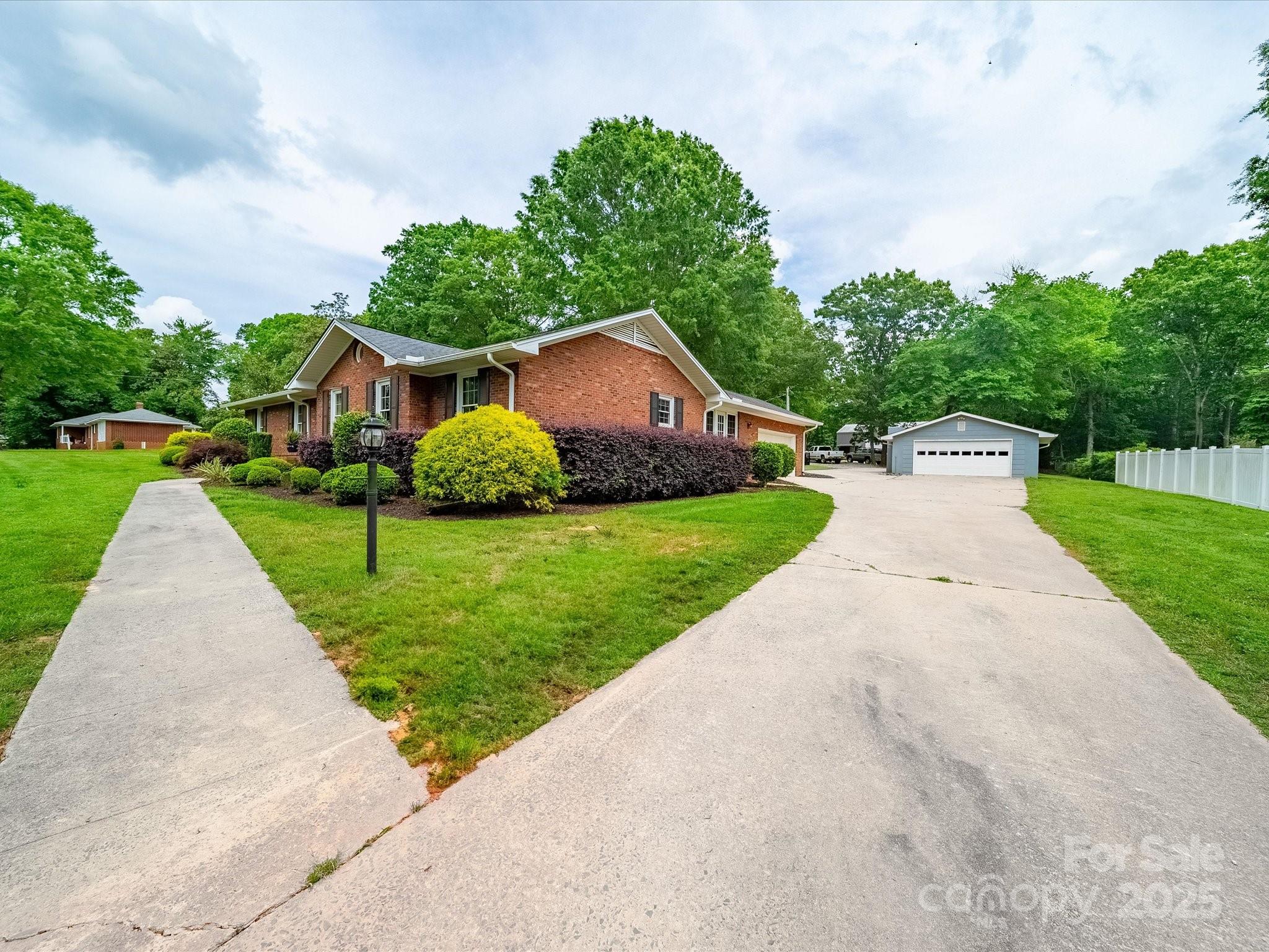 Monroe, North Carolina, 28112, United States, 3 Bedrooms Bedrooms, ,2 BathroomsBathrooms,Residential,For Sale,1975827