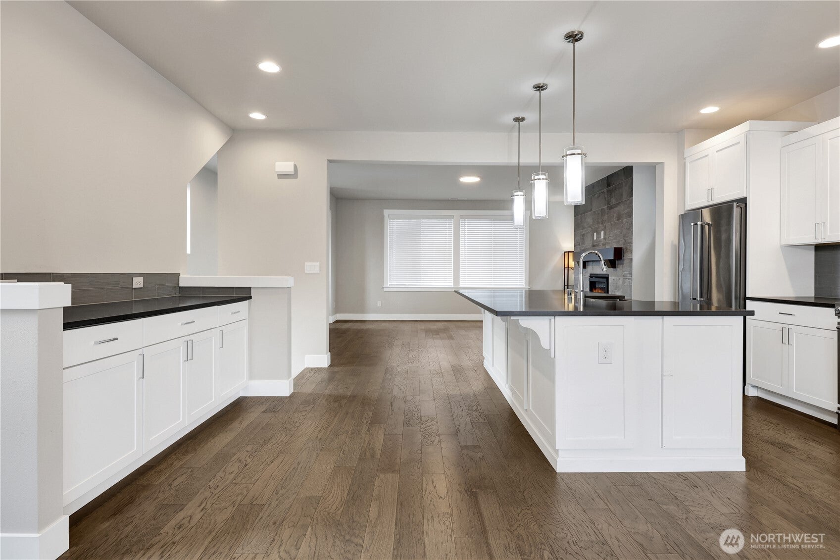 Lynnwood, Washington, 98087, United States, 4 Bedrooms Bedrooms, ,2 BathroomsBathrooms,Residential,For Sale,1990492