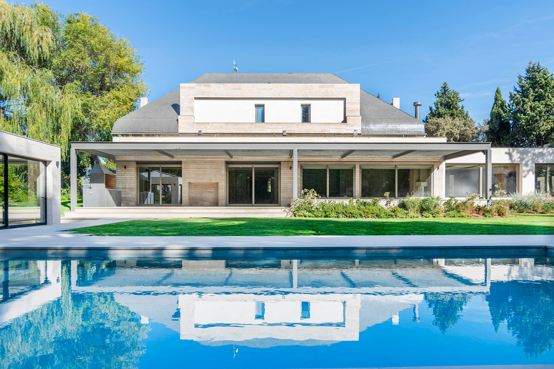  Contemporary villa with exceptional privacy in La Moraleja - 物件實景