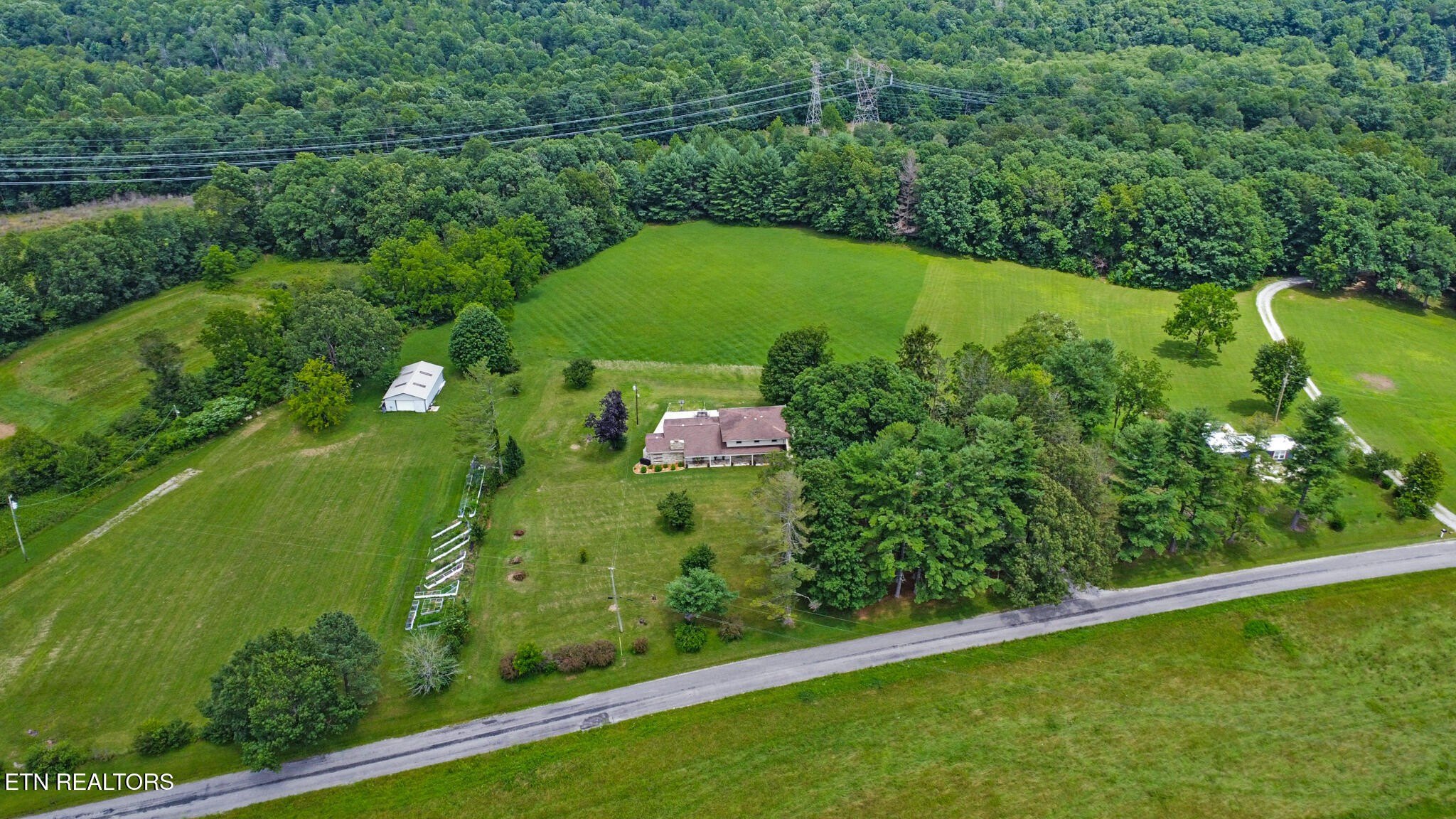 Crossville, Tennessee, 38571, United States, 5 Bedrooms Bedrooms, ,3 BathroomsBathrooms,Residential,For Sale,1986080