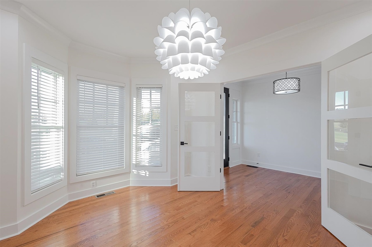 Bowling Green, Kentucky, 42103, United States, 4 Bedrooms Bedrooms, ,5 BathroomsBathrooms,Residential,For Sale,1991774