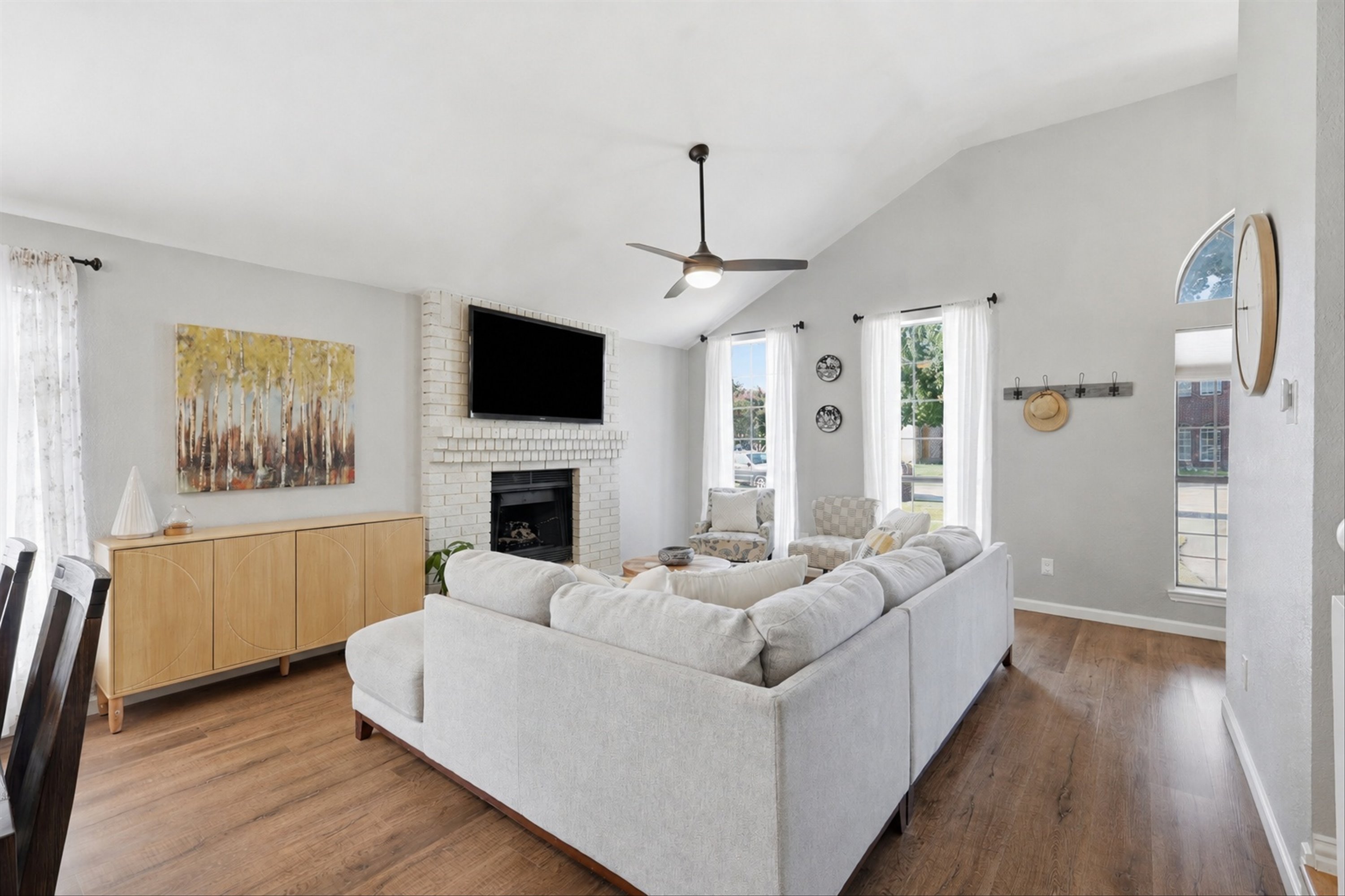  Beautifully Updated in Rowlett with a 2.75% Assumable FHA Loan - 物件實景
