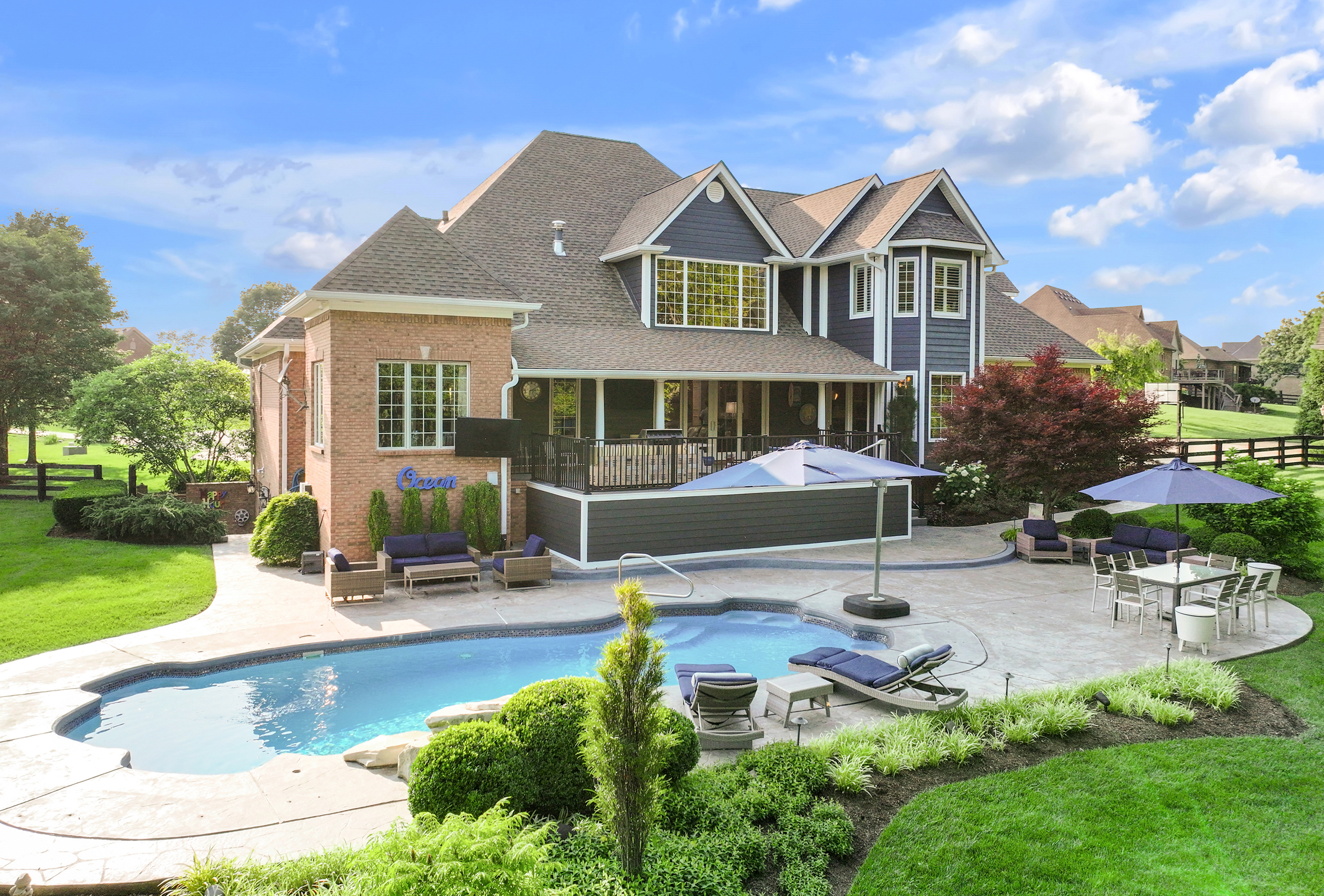  315 Whispering Brook Drive - 物件實景