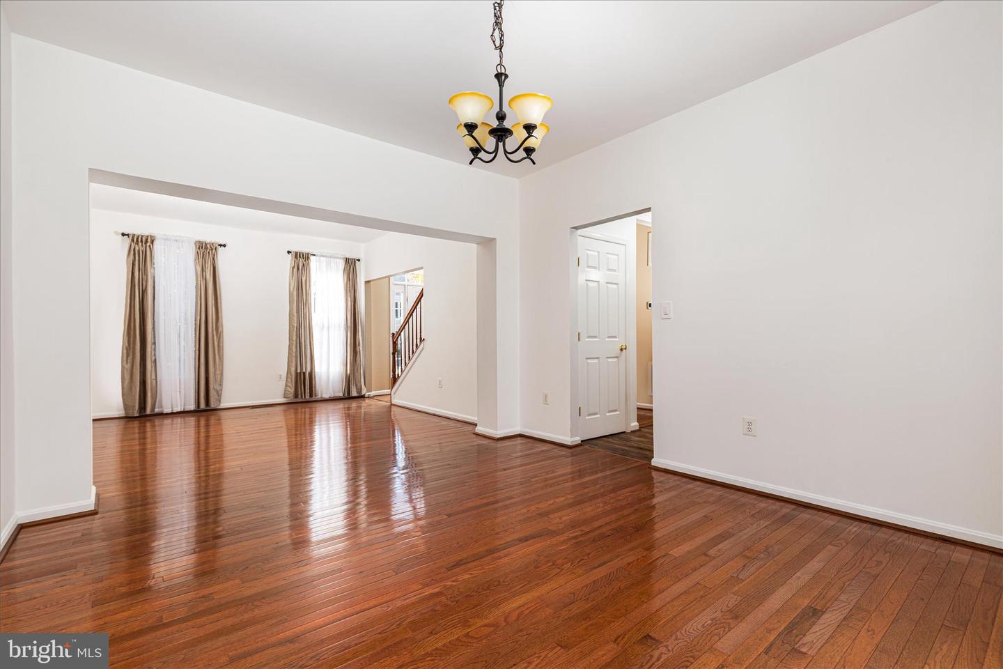 Round Hill, Virginia, 20141, United States, 4 Bedrooms Bedrooms, ,4 BathroomsBathrooms,Residential,For Sale,1987727