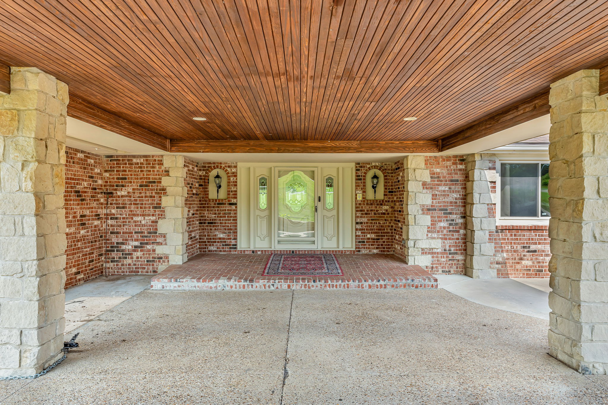 Topeka, Kansas, 66615, United States, 4 Bedrooms Bedrooms, ,8 BathroomsBathrooms,Residential,For Sale,1848877