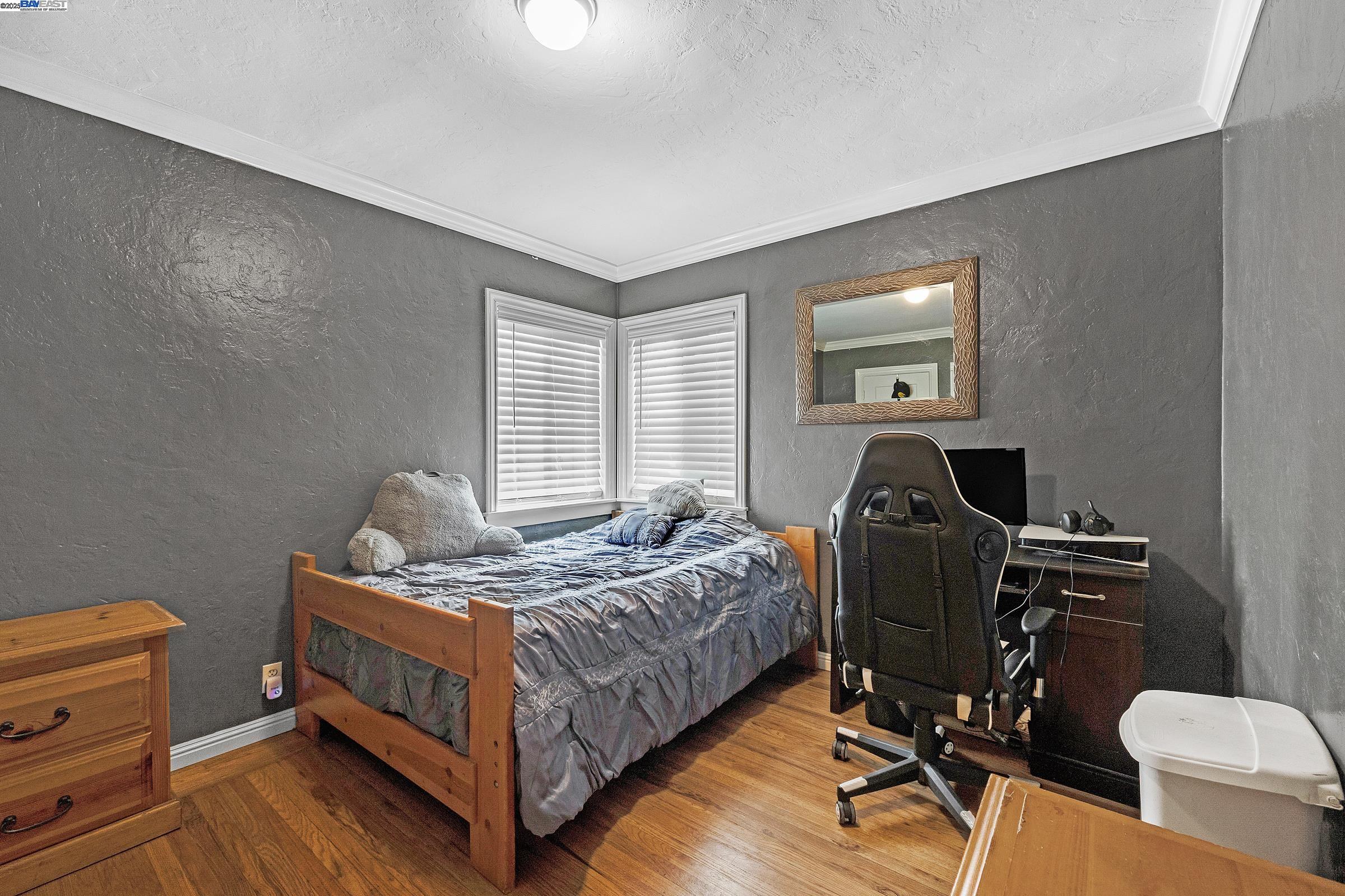 Oakland, California, 94605, United States, 4 Bedrooms Bedrooms, ,1 BathroomBathrooms,Residential,For Sale,1941828