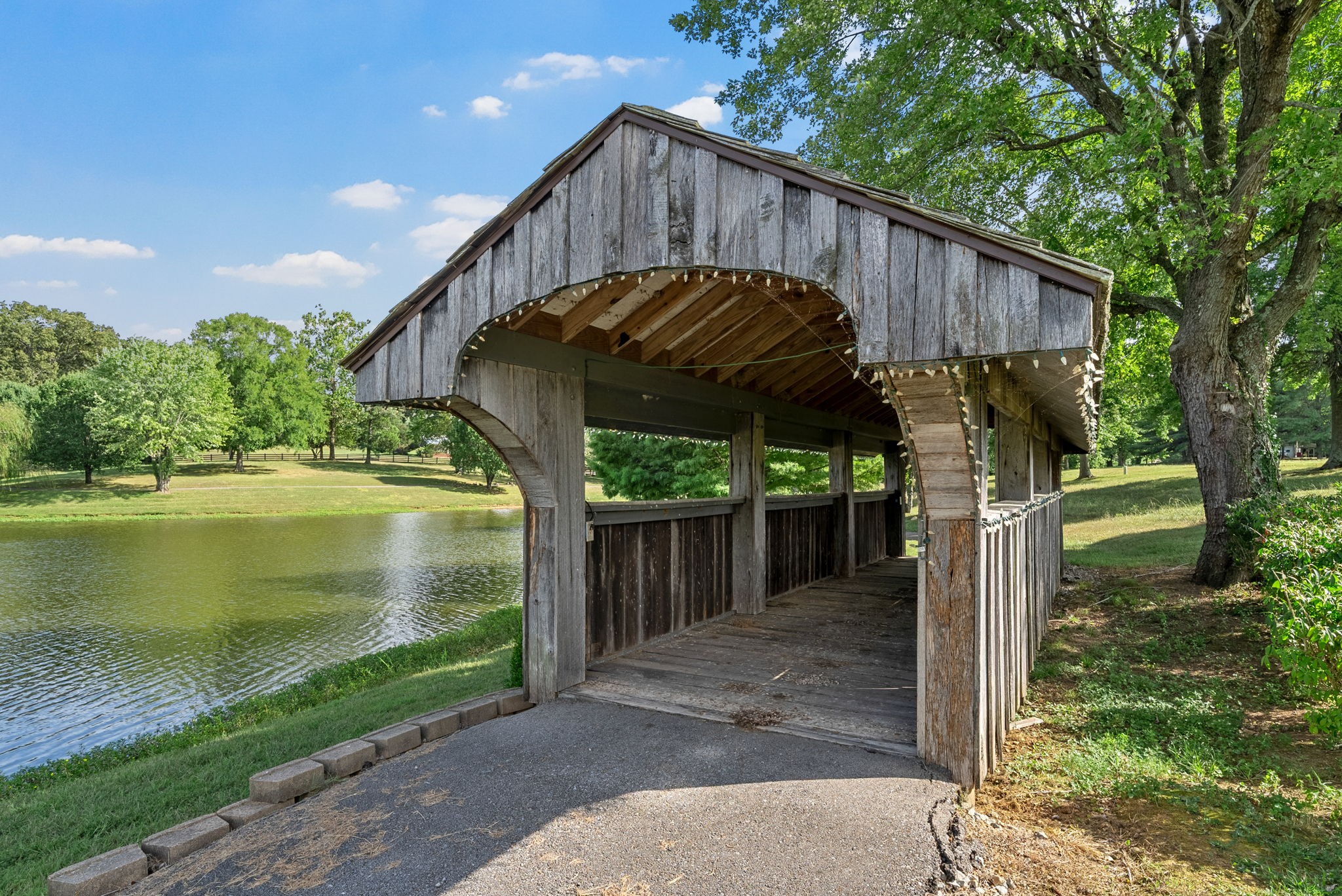 Clarksville, Tennessee, 37040, United States, 4 Bedrooms Bedrooms, ,4 BathroomsBathrooms,Residential,For Sale,1981354