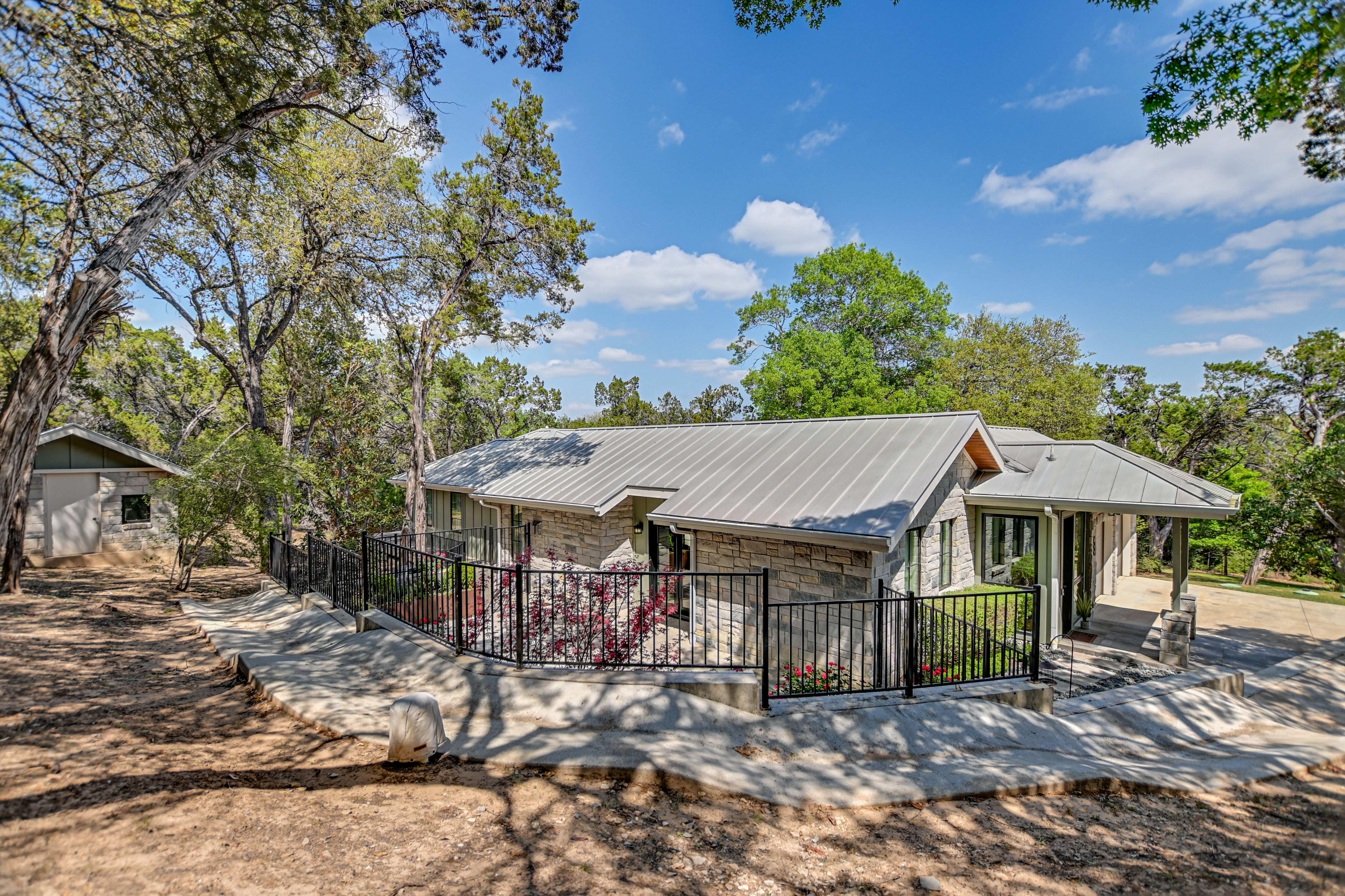  a rare lake austin estate where  luxury meets quiet nature - 物件實景