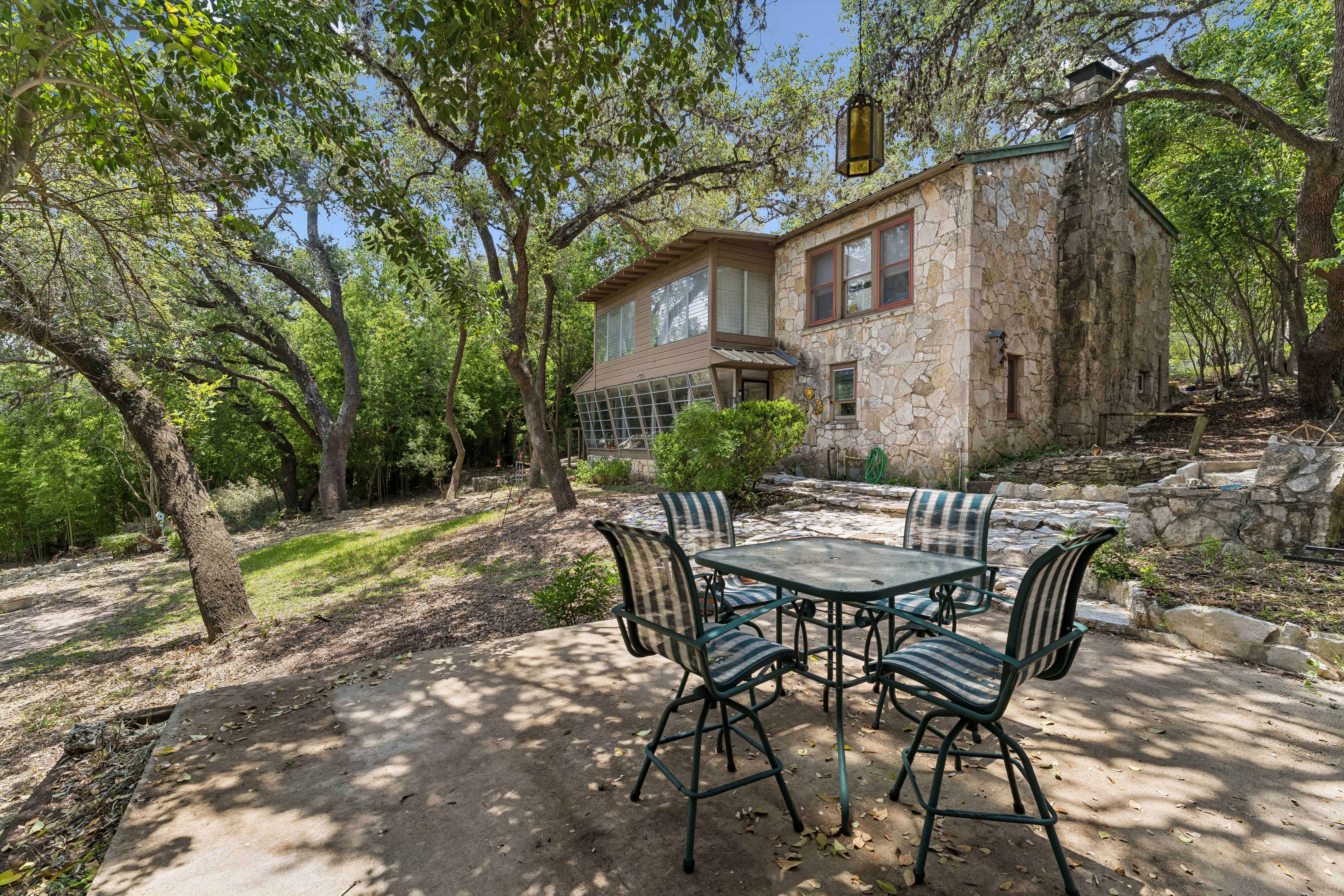  Spanish-Style Historic Woodland Retreat in Helotes - 物件實景