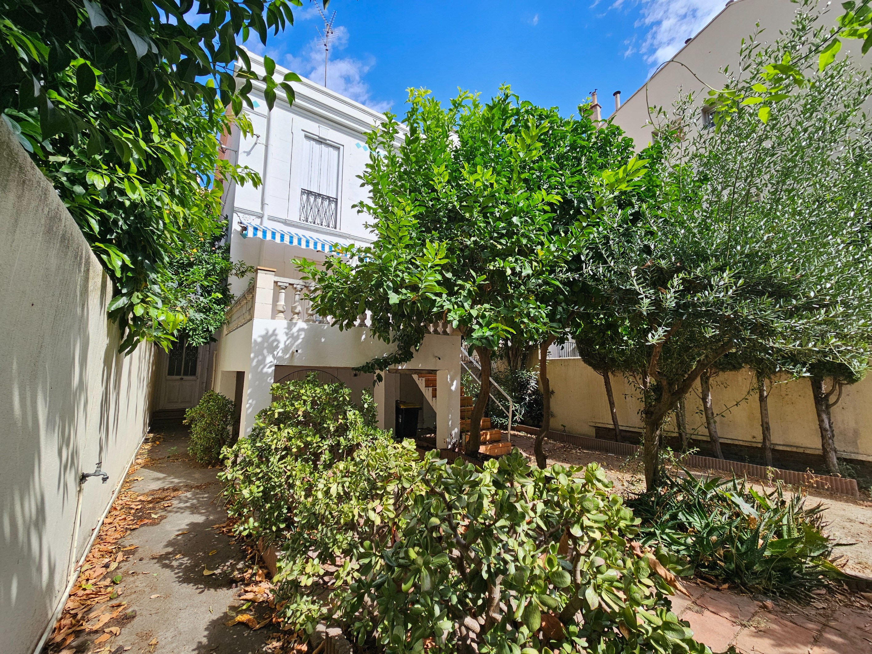  Charming Townhouse with Garden and Parking – Central Perpignan - 物件實景