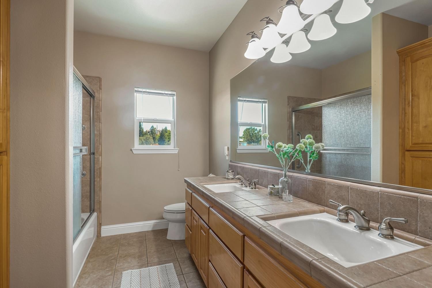 Valley Springs, California, 95252, United States, 3 Bedrooms Bedrooms, ,4 BathroomsBathrooms,Residential,For Sale,1981868