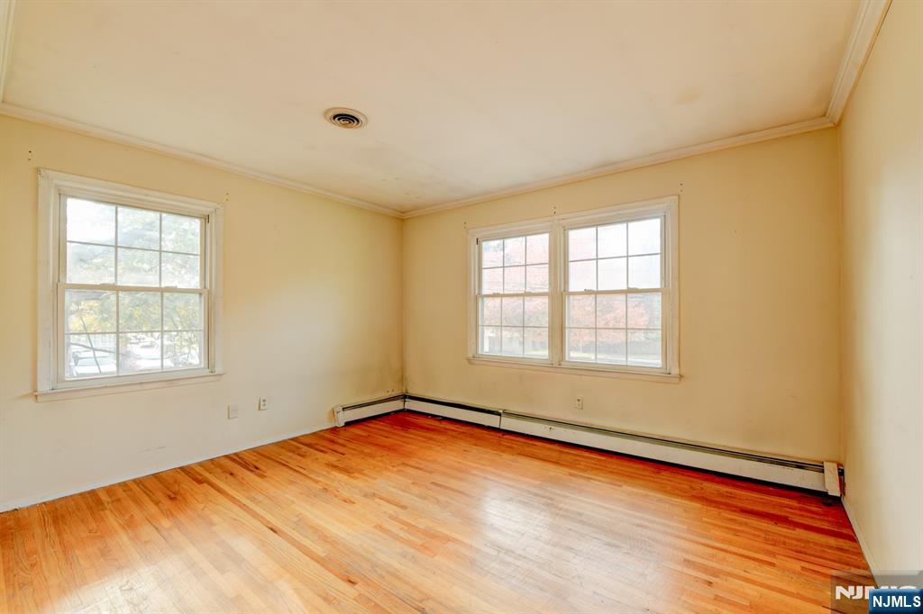 Ramsey, New Jersey, 07446, United States, 3 Bedrooms Bedrooms, ,3 BathroomsBathrooms,Residential,For Sale,1972690