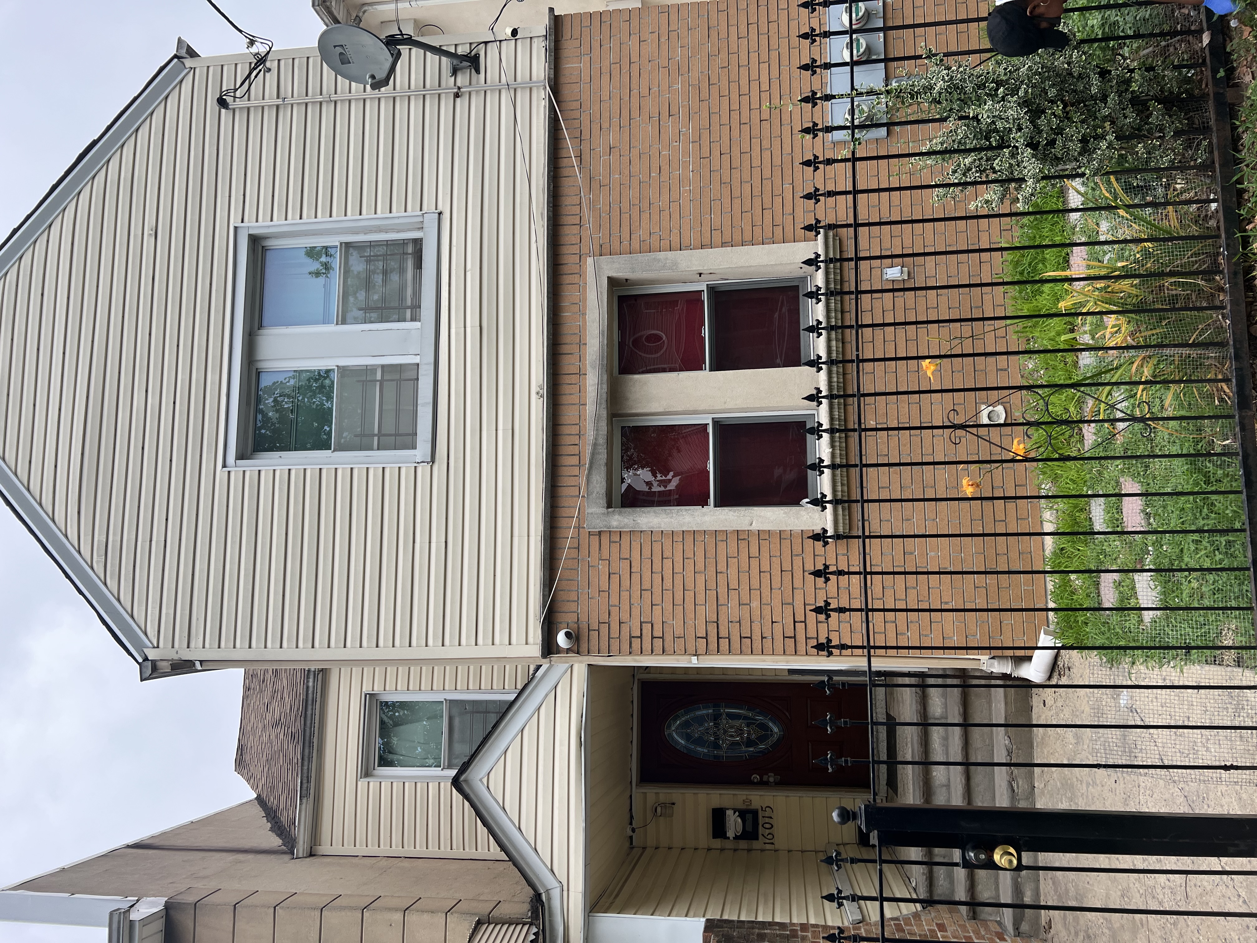 Jamaica, New York, 11433, United States, 5 Bedrooms Bedrooms, ,2 BathroomsBathrooms,Residential,For Sale,1977962