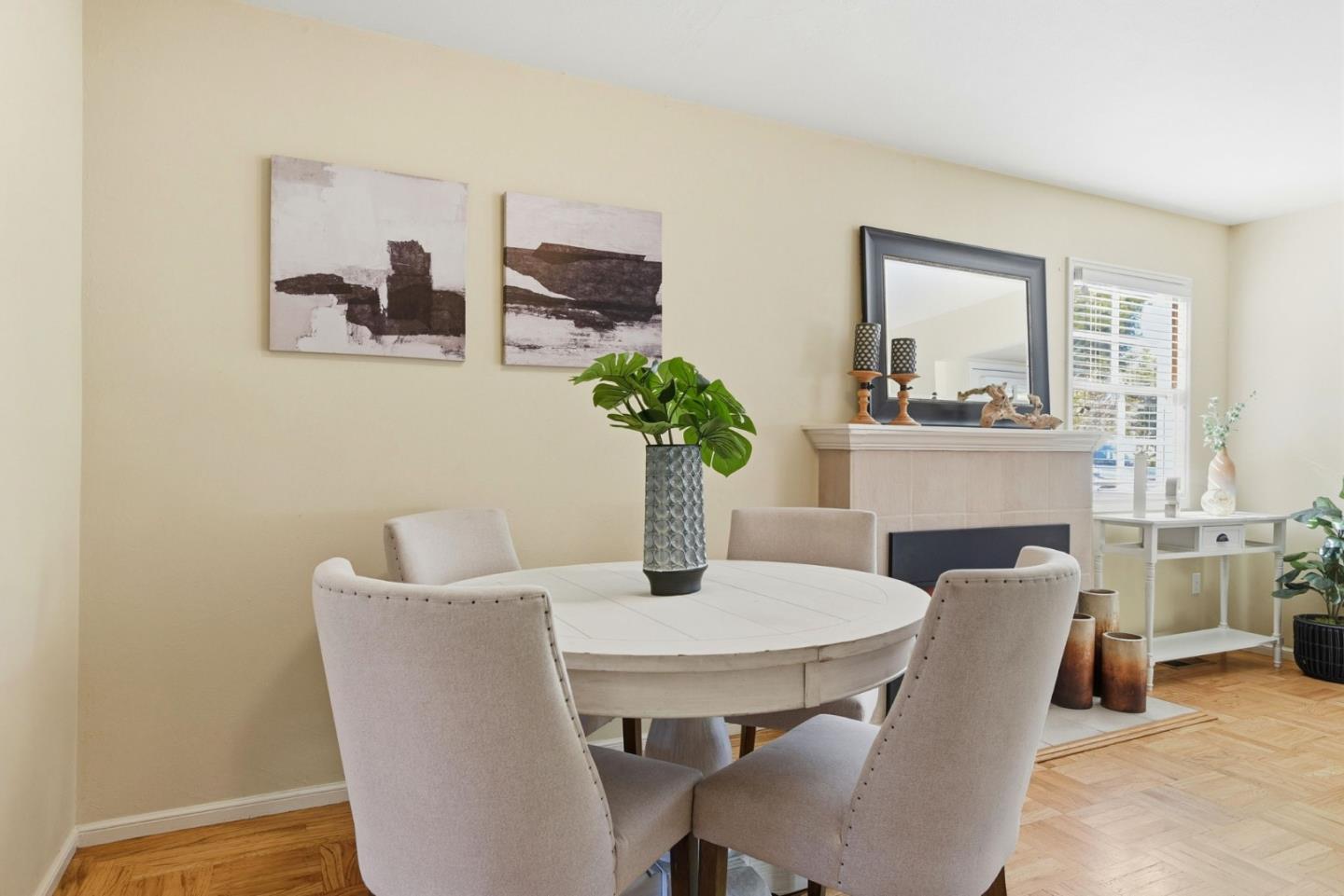 Palo Alto, California, 94303, United States, 2 Bedrooms Bedrooms, ,2 BathroomsBathrooms,Residential,For Sale,1989685