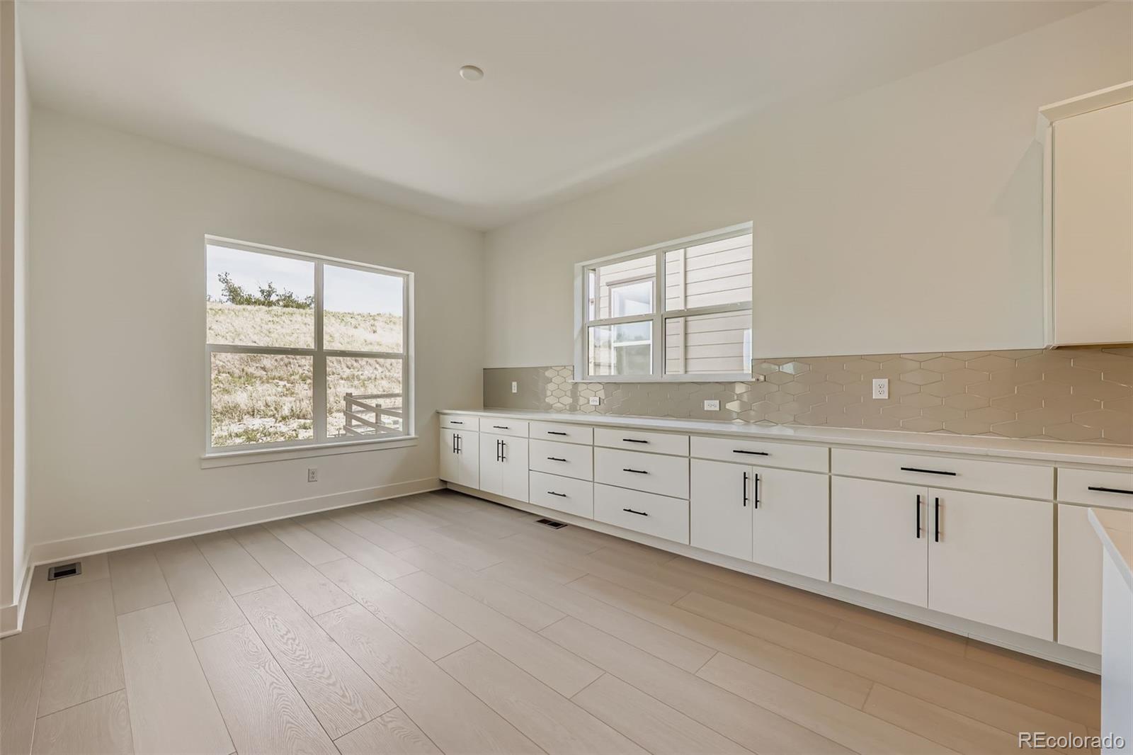 Castle Rock, Colorado, 80104, United States, 2 Bedrooms Bedrooms, ,2 BathroomsBathrooms,Residential,For Sale,1902187
