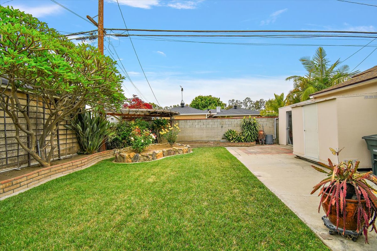 Lakewood, California, 90713, United States, 3 Bedrooms Bedrooms, ,1 BathroomBathrooms,Residential,For Sale,1927996