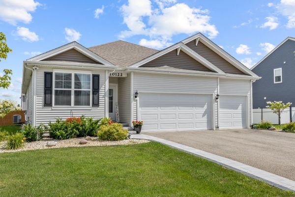 Huntley, Illinois, 60142, United States, 4 Bedrooms Bedrooms, ,2 BathroomsBathrooms,Residential,For Sale,1975565