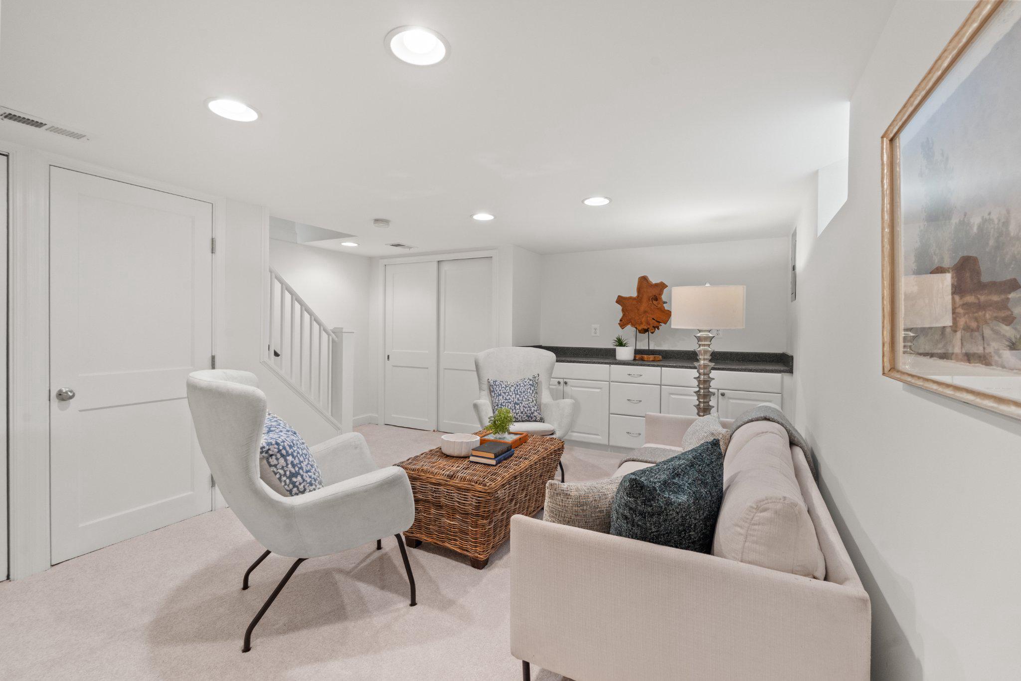  315 E Mount Ida Avenue, Alexandria, VA, 22301 - 物件實景