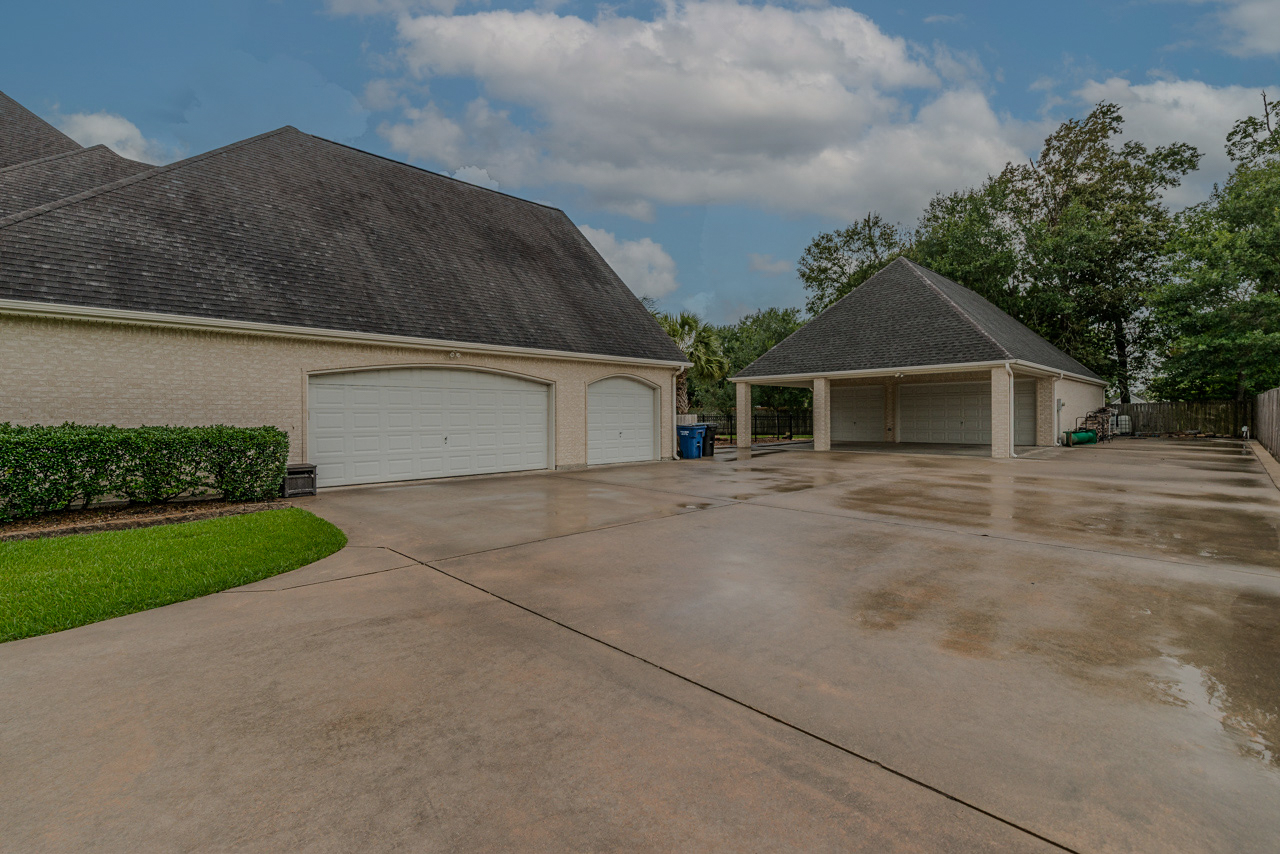 Orange, Texas, 77630, United States, 3 Bedrooms Bedrooms, ,5 BathroomsBathrooms,Residential,For Sale,1901539