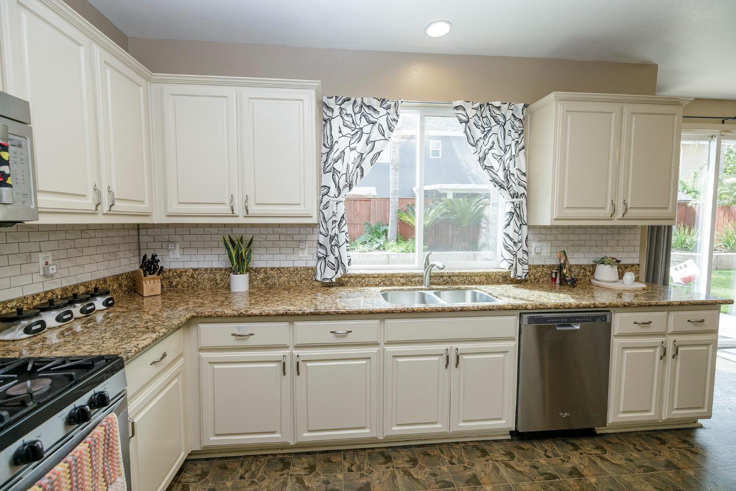 Riverbank, California, 95367, United States, 5 Bedrooms Bedrooms, ,3 BathroomsBathrooms,Residential,For Sale,1927797