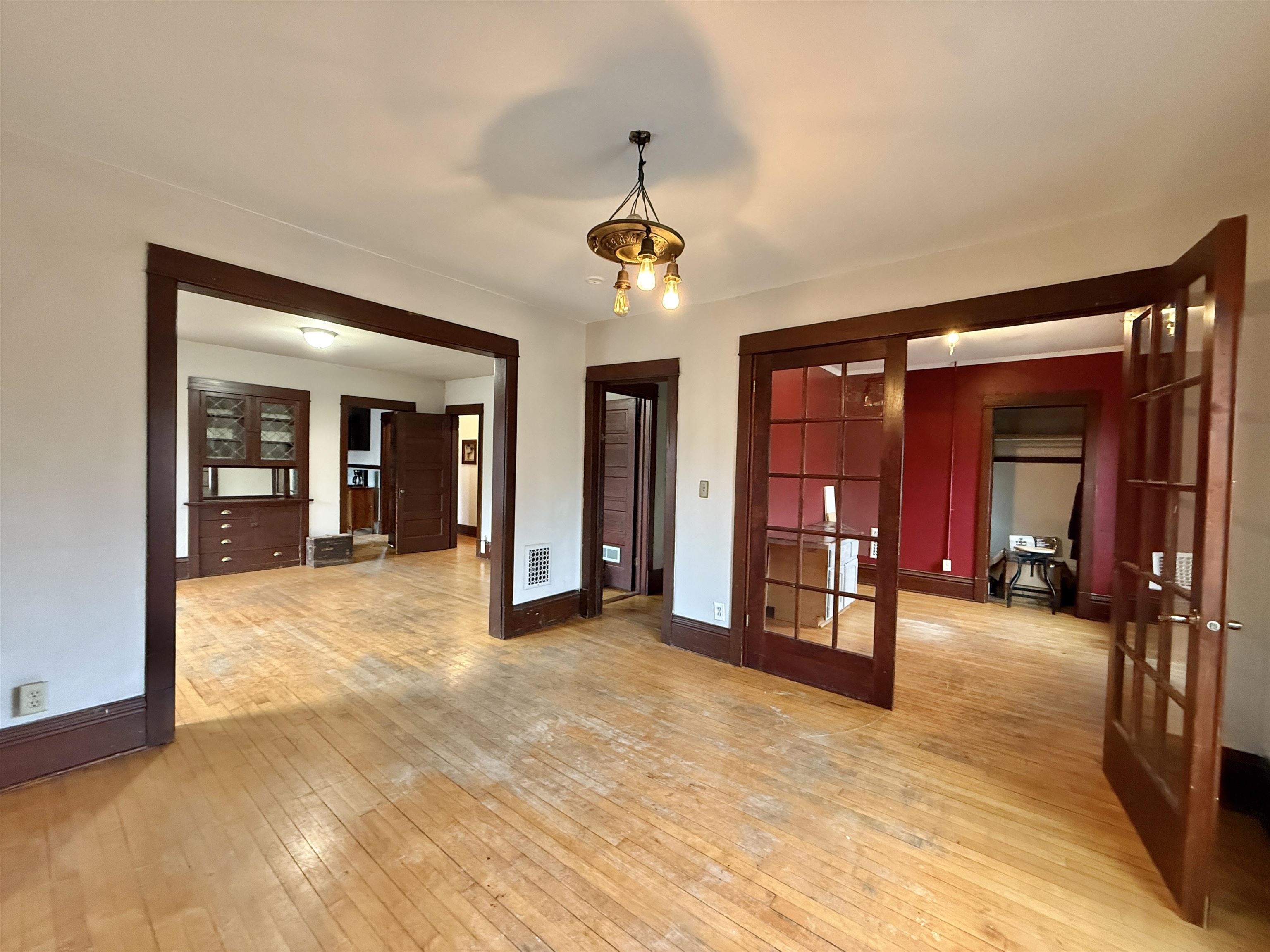 Madison, Wisconsin, 53703, United States, 5 Bedrooms Bedrooms, ,2 BathroomsBathrooms,Residential,For Sale,1979001