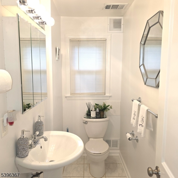 Fanwood Boro, New Jersey, 07023, United States, 4 Bedrooms Bedrooms, ,2 BathroomsBathrooms,Residential,For Sale,1991828