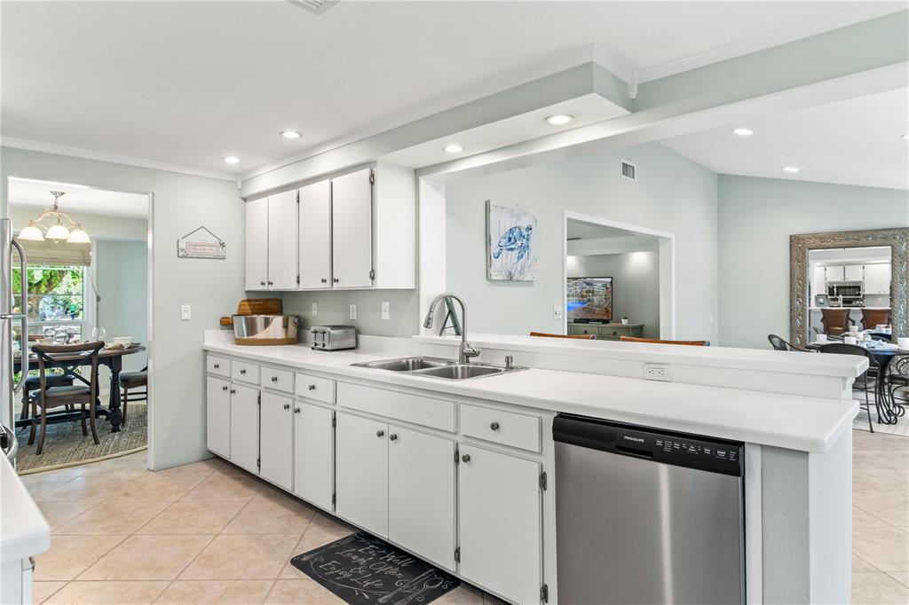 Sarasota, Florida, 34242, United States, 3 Bedrooms Bedrooms, ,2 BathroomsBathrooms,Residential,For Sale,1992857