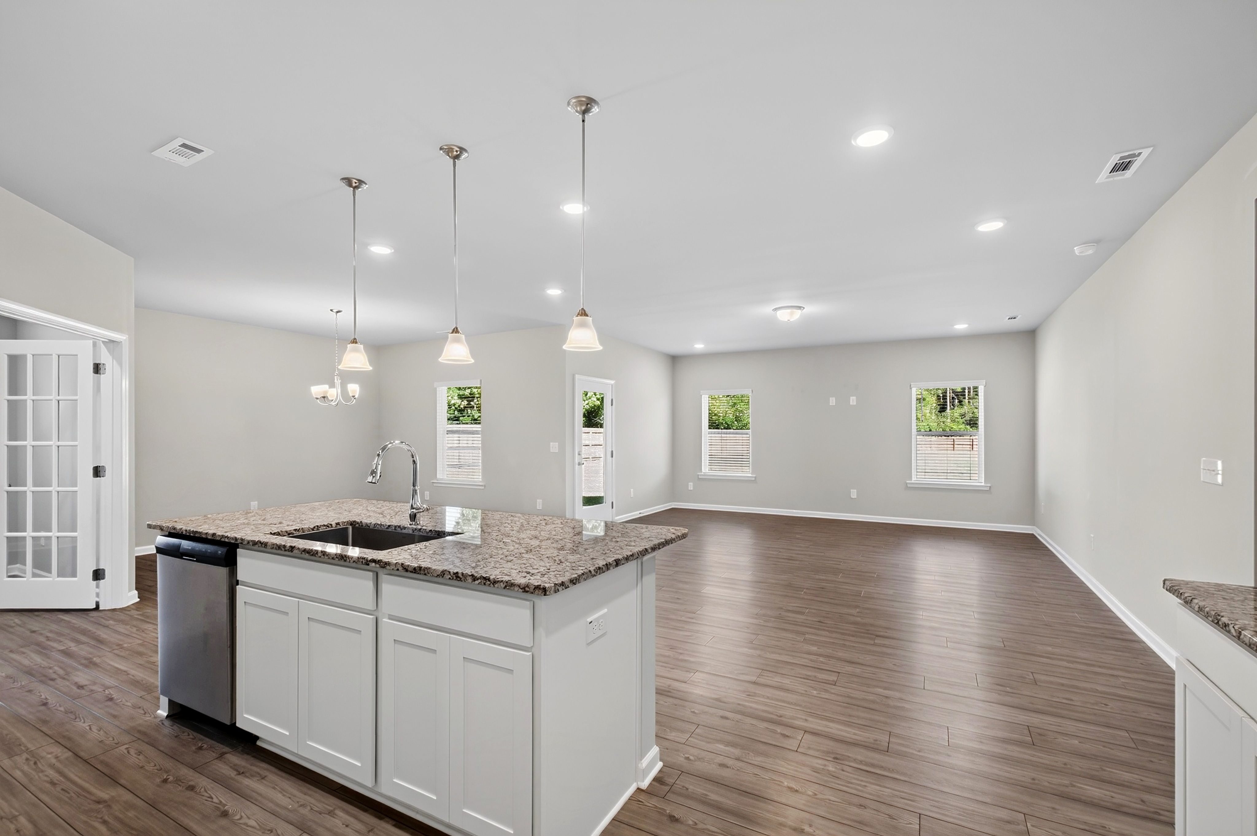  220 Citizens Court, Four Oaks, NC 27524 - 物件實景
