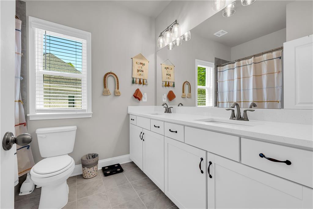 Villa Rica, Georgia, 30180, United States, 5 Bedrooms Bedrooms, ,4 BathroomsBathrooms,Residential,For Sale,1983634