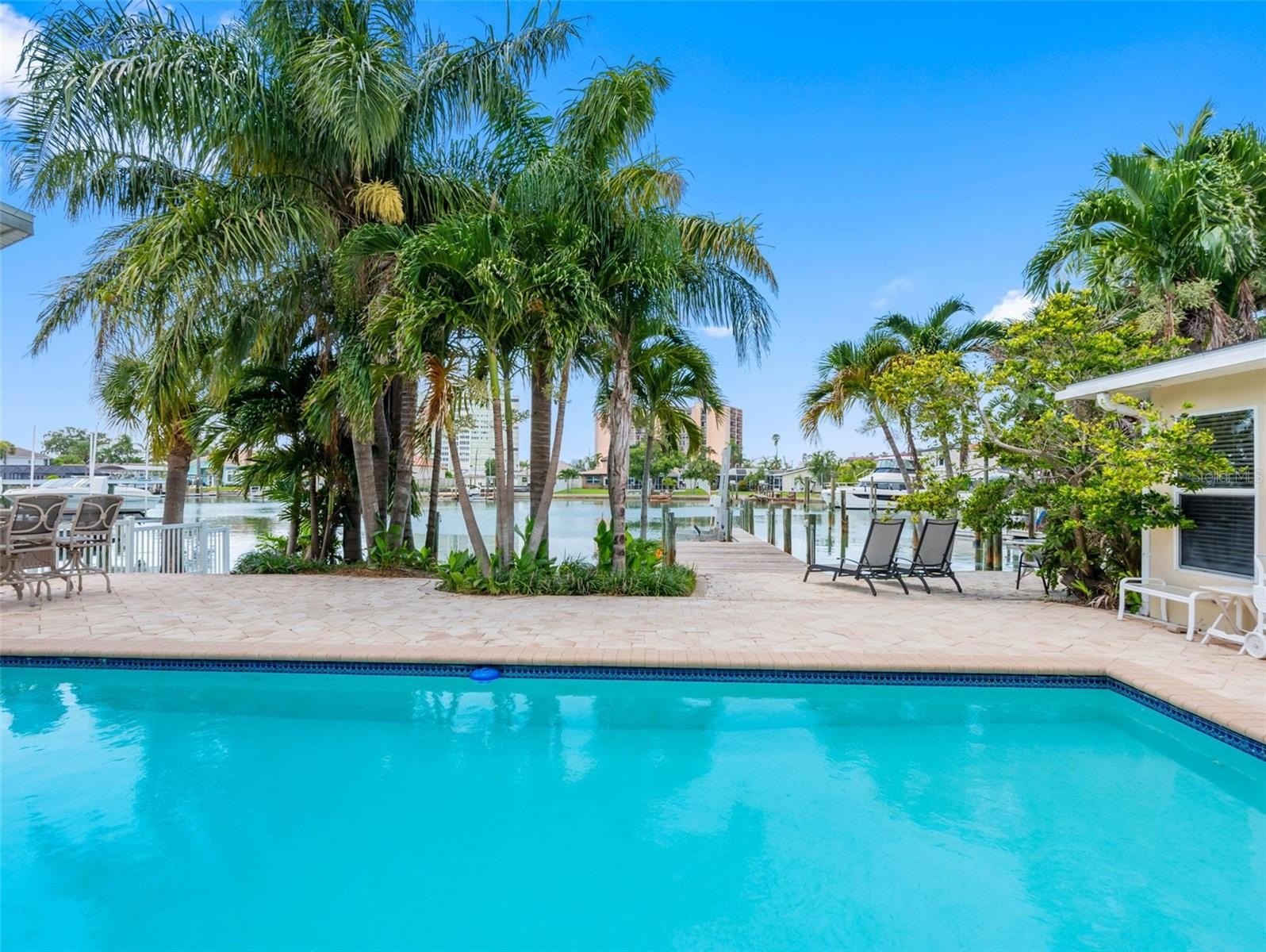 CLEARWATER BEACH, Florida, 33767, United States, 3 Bedrooms Bedrooms, ,3 BathroomsBathrooms,Residential,For Sale,1979132