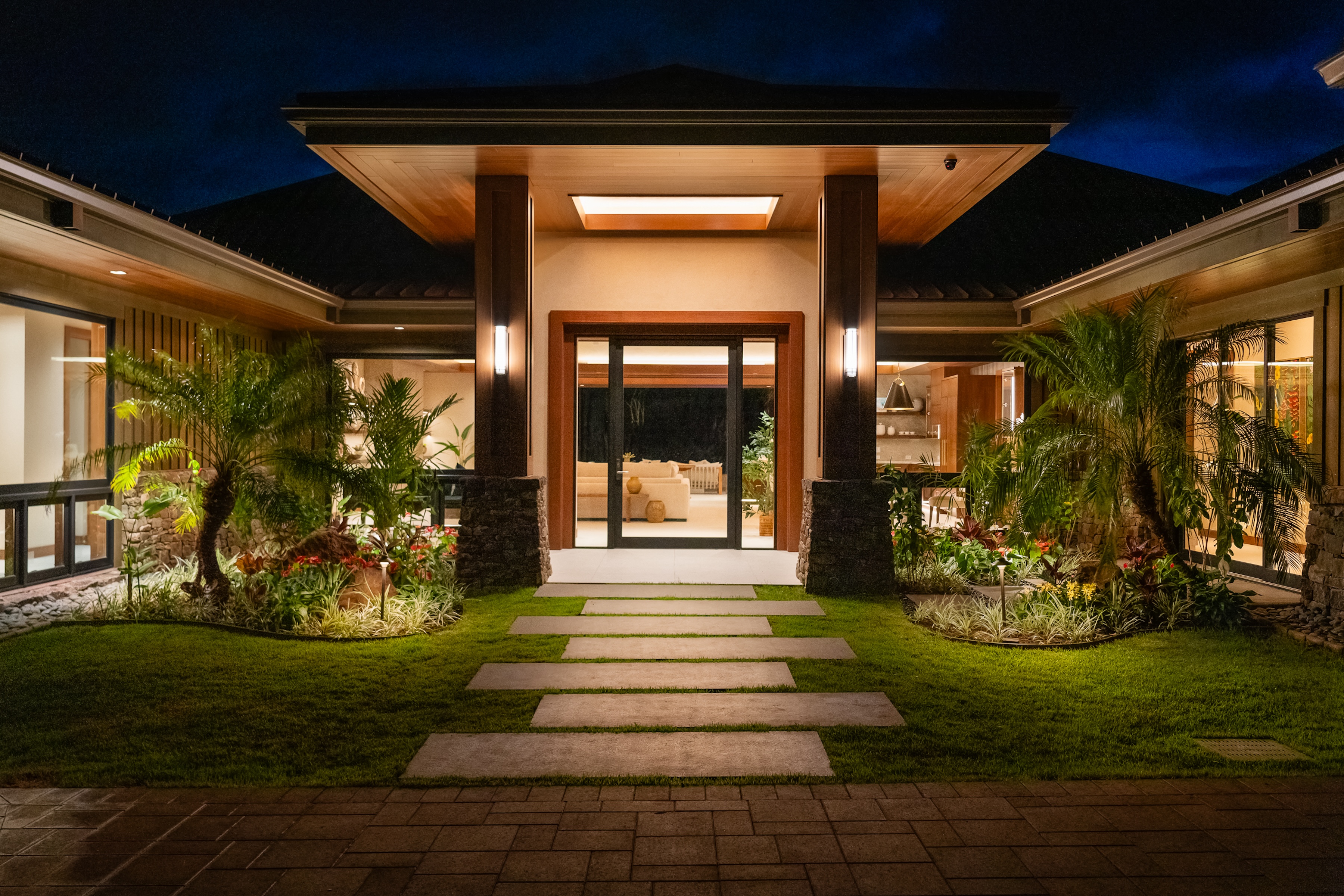  Move-In Ready Luxury: A Masterpiece in Kapalua