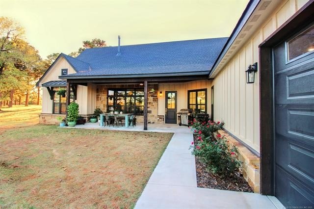 Tahlequah, Oklahoma, 74464, United States, 3 Bedrooms Bedrooms, ,3 BathroomsBathrooms,Residential,For Sale,1936966
