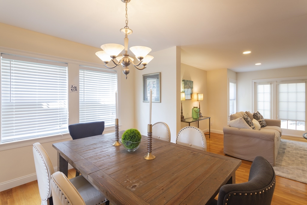 Newton, Massachusetts, 02161, United States, 3 Bedrooms Bedrooms, ,4 BathroomsBathrooms,Residential,For Sale,1940843
