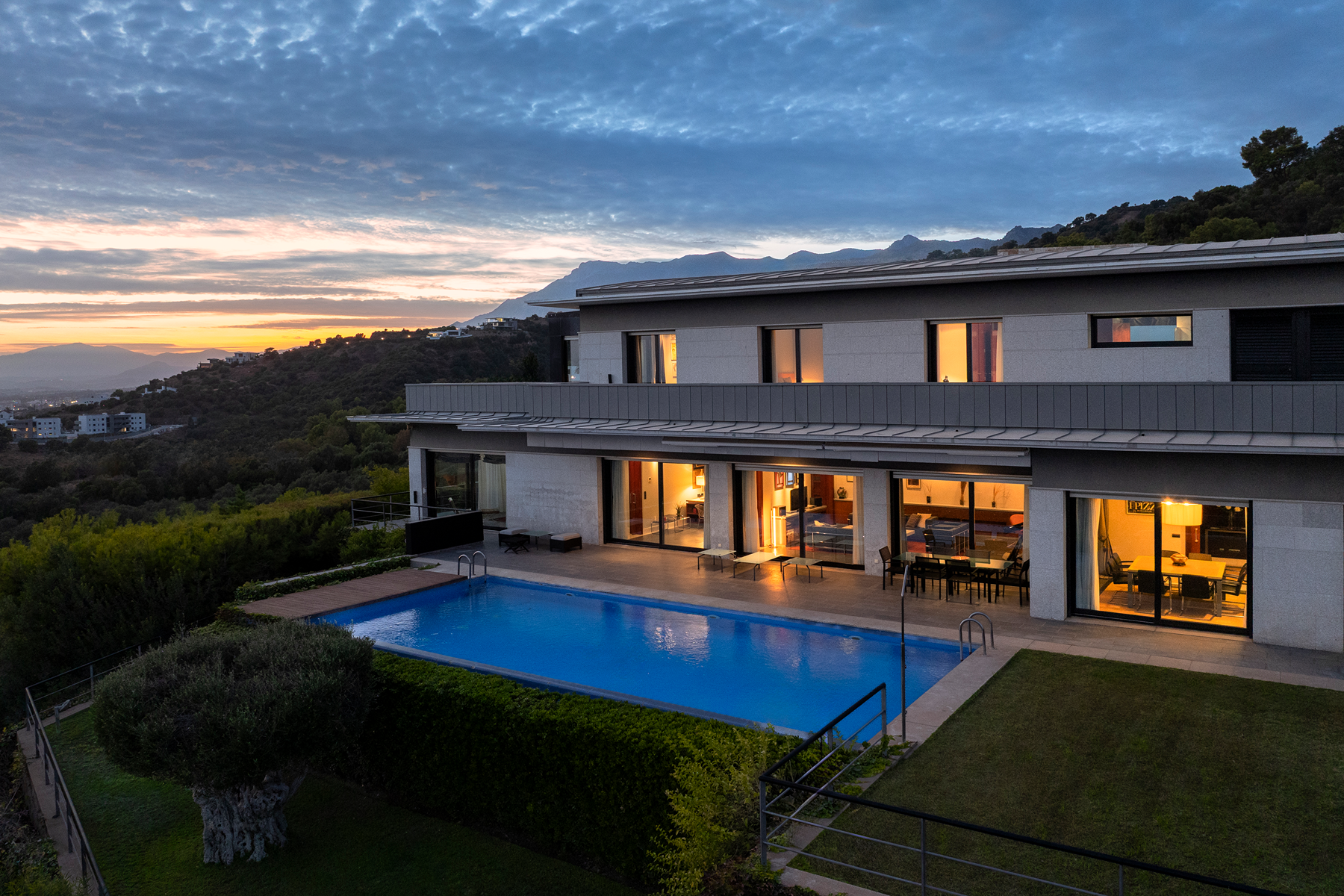  A modernist villa with captivating panoramic views - 物件實景