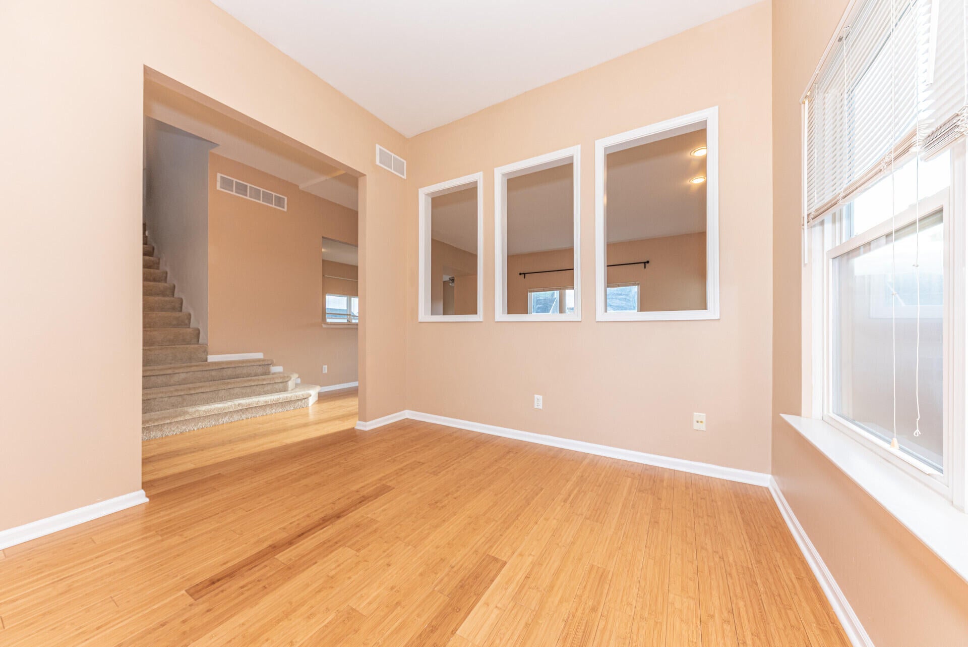 Ann Arbor, Michigan, 48103, United States, 4 Bedrooms Bedrooms, ,3 BathroomsBathrooms,Residential,For Sale,1991592