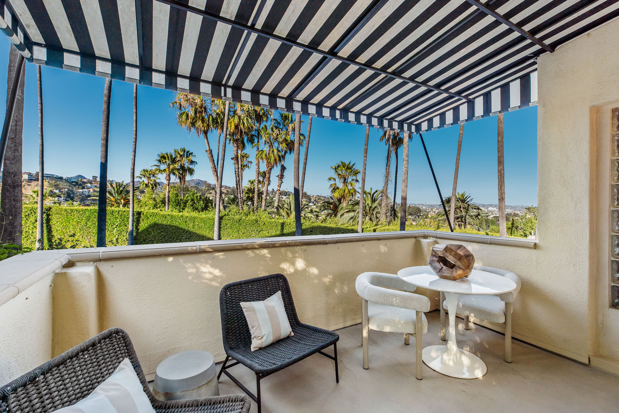  Romantic Spanish Retreat in Whitley Heights - 物件實景