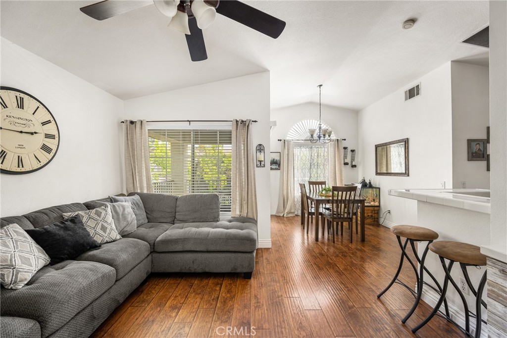 Lake Forest, California, 92610, United States, 2 Bedrooms Bedrooms, ,2 BathroomsBathrooms,Residential,For Sale,1846936