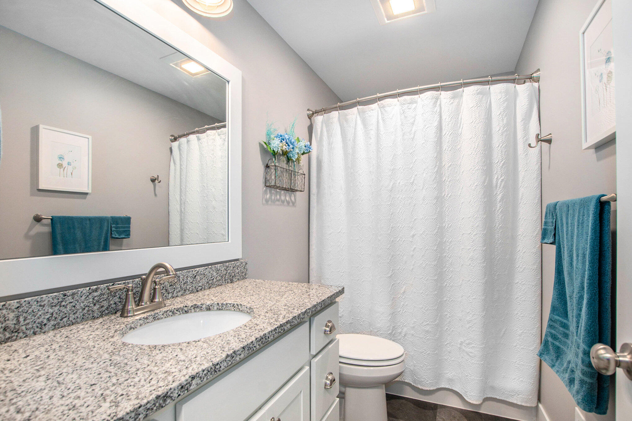 South Haven, Michigan, 49090, United States, 4 Bedrooms Bedrooms, ,3 BathroomsBathrooms,Residential,For Sale,1863775