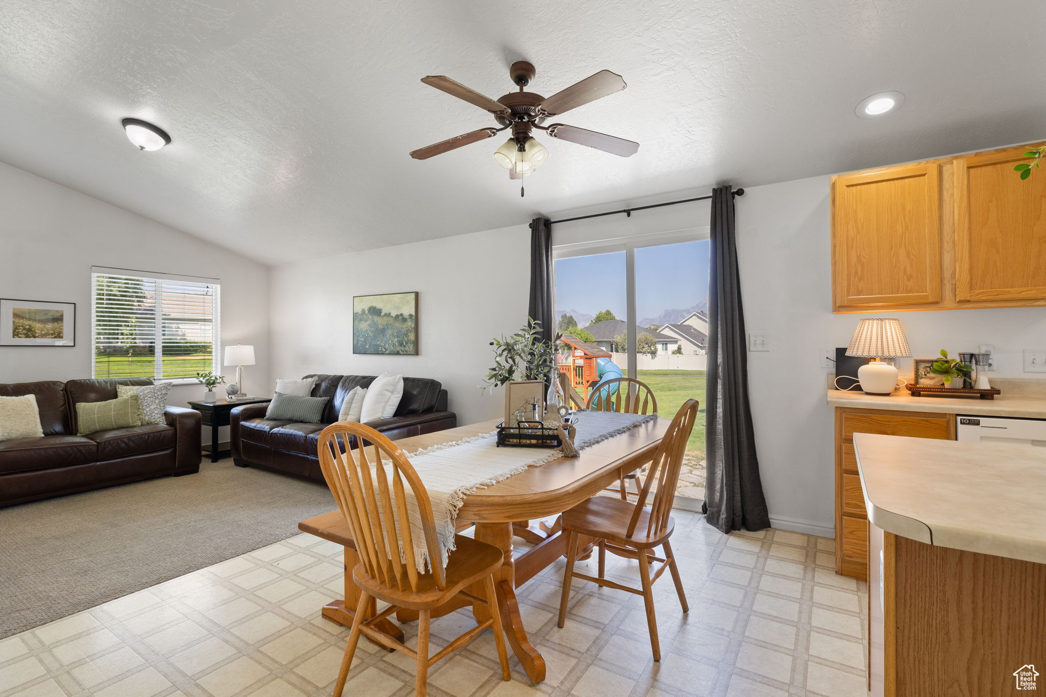 Saratoga Springs, Utah, 84045, United States, 3 Bedrooms Bedrooms, ,2 BathroomsBathrooms,Residential,For Sale,1911189