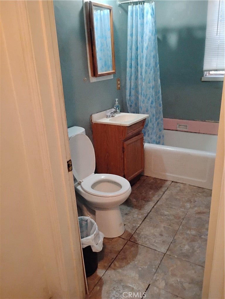 Pomona, California, 91766, United States, 3 Bedrooms Bedrooms, ,2 BathroomsBathrooms,Residential,For Sale,1999570